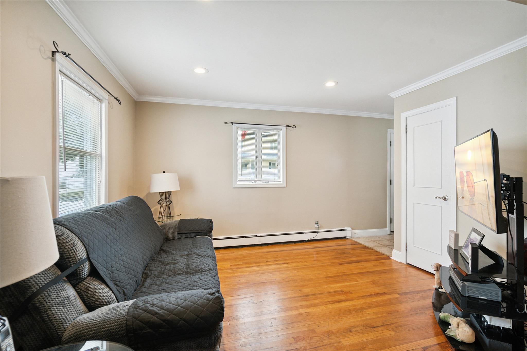 #10 photo, 2500 Mermaid Avenue, Wantagh , NY 11793