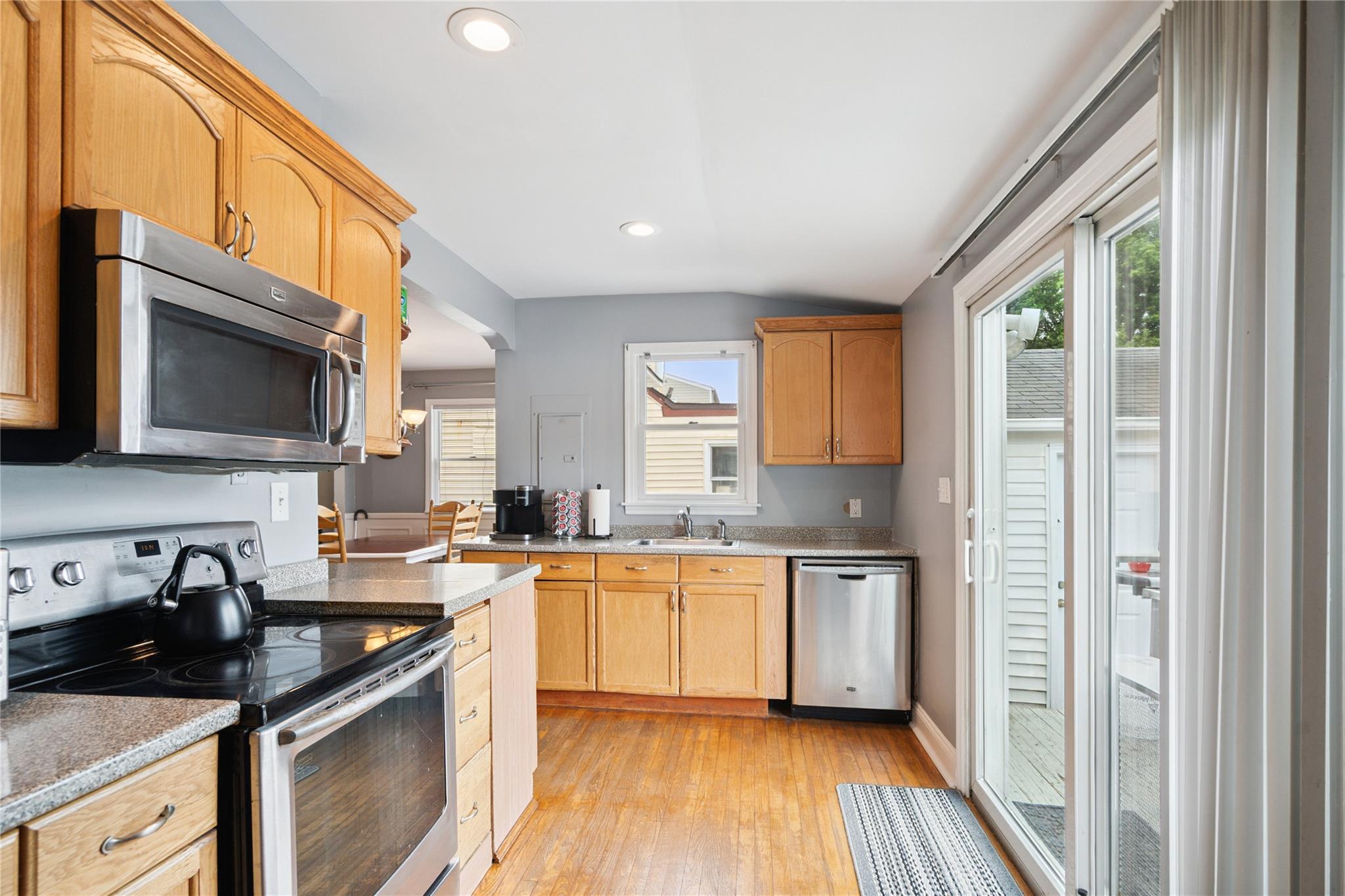 #7 photo, 2500 Mermaid Avenue, Wantagh , NY 11793