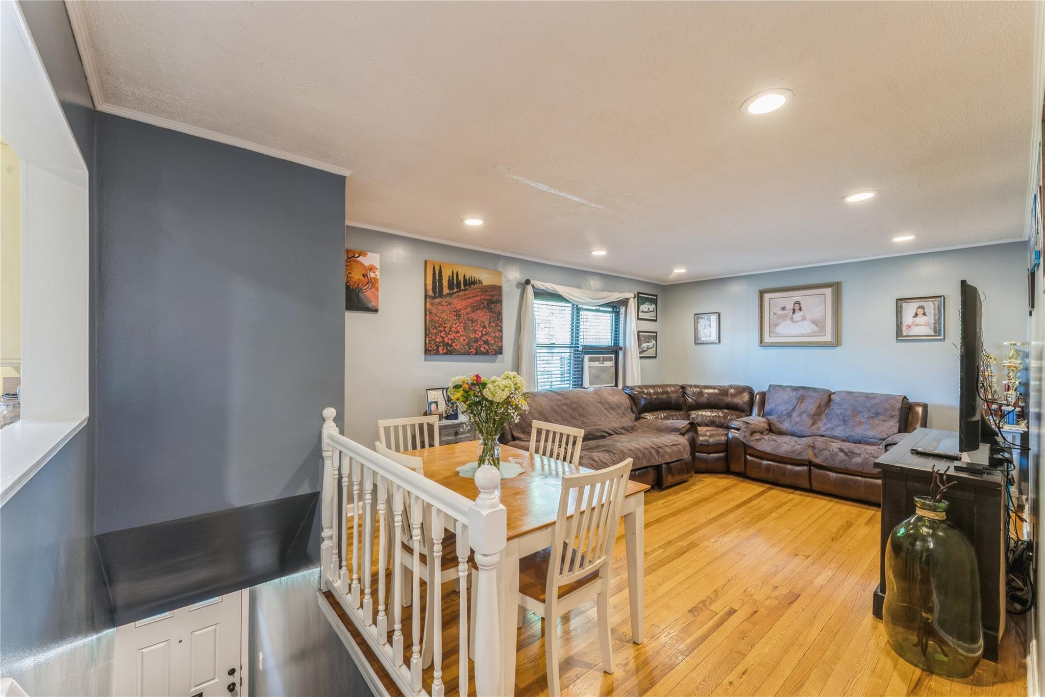 #3 photo, 217-22 73rd Avenue, クイーンズ区 Oakland Gardens , NY 11364