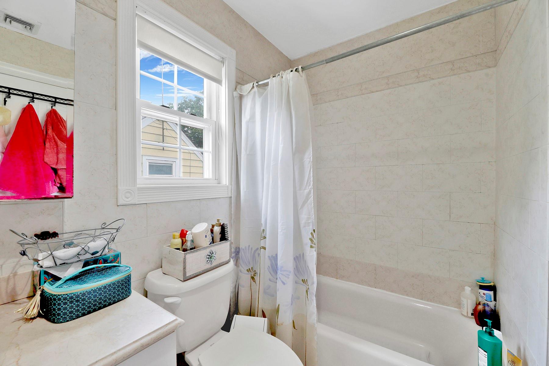 #20 photo, 97 Burnham Avenue, ナッソー郡 Roslyn Heights , NY 11577