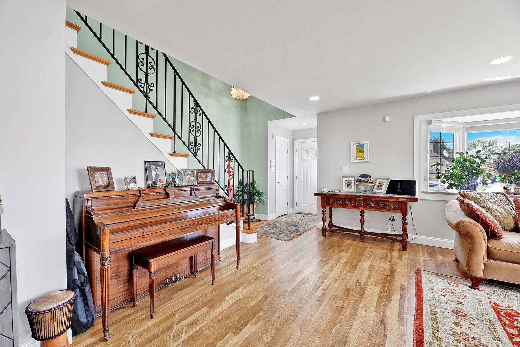 #9 photo, 97 Burnham Avenue, ナッソー郡 Roslyn Heights , NY 11577