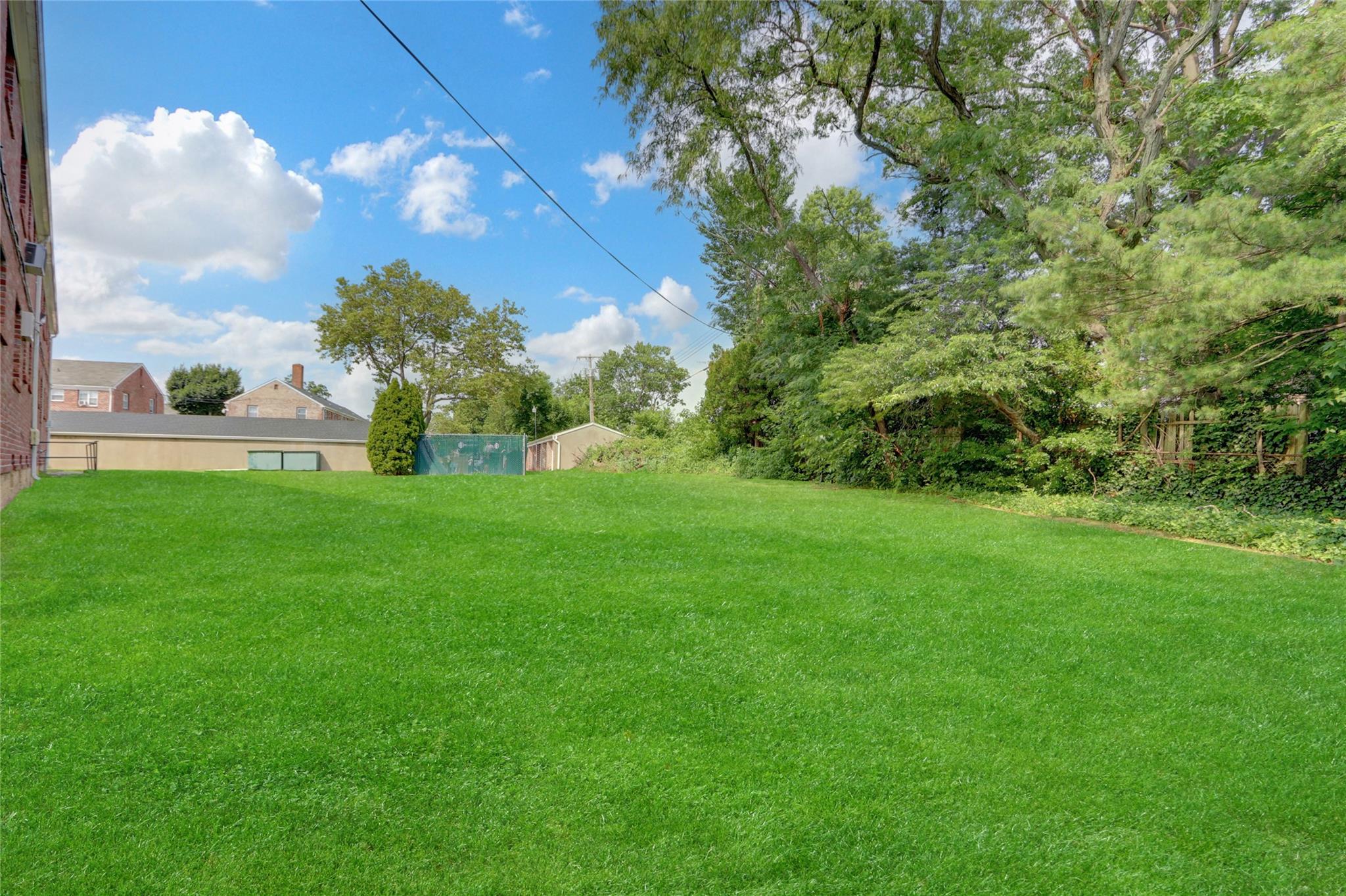 #10 photo, 1061 Fenwood Dr, Valley Stream , NY 11580