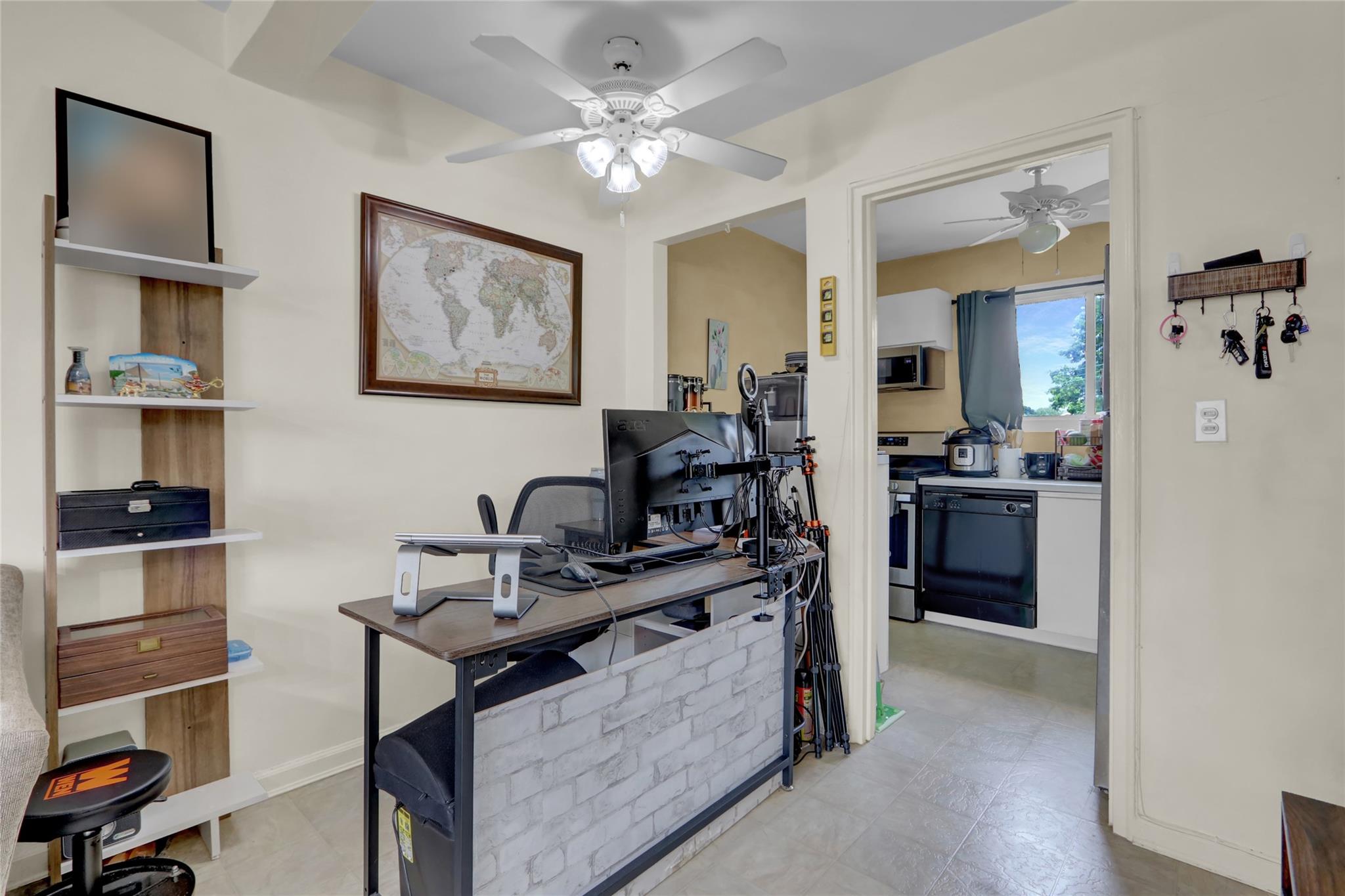 #3 photo, 1061 Fenwood Dr, Valley Stream , NY 11580