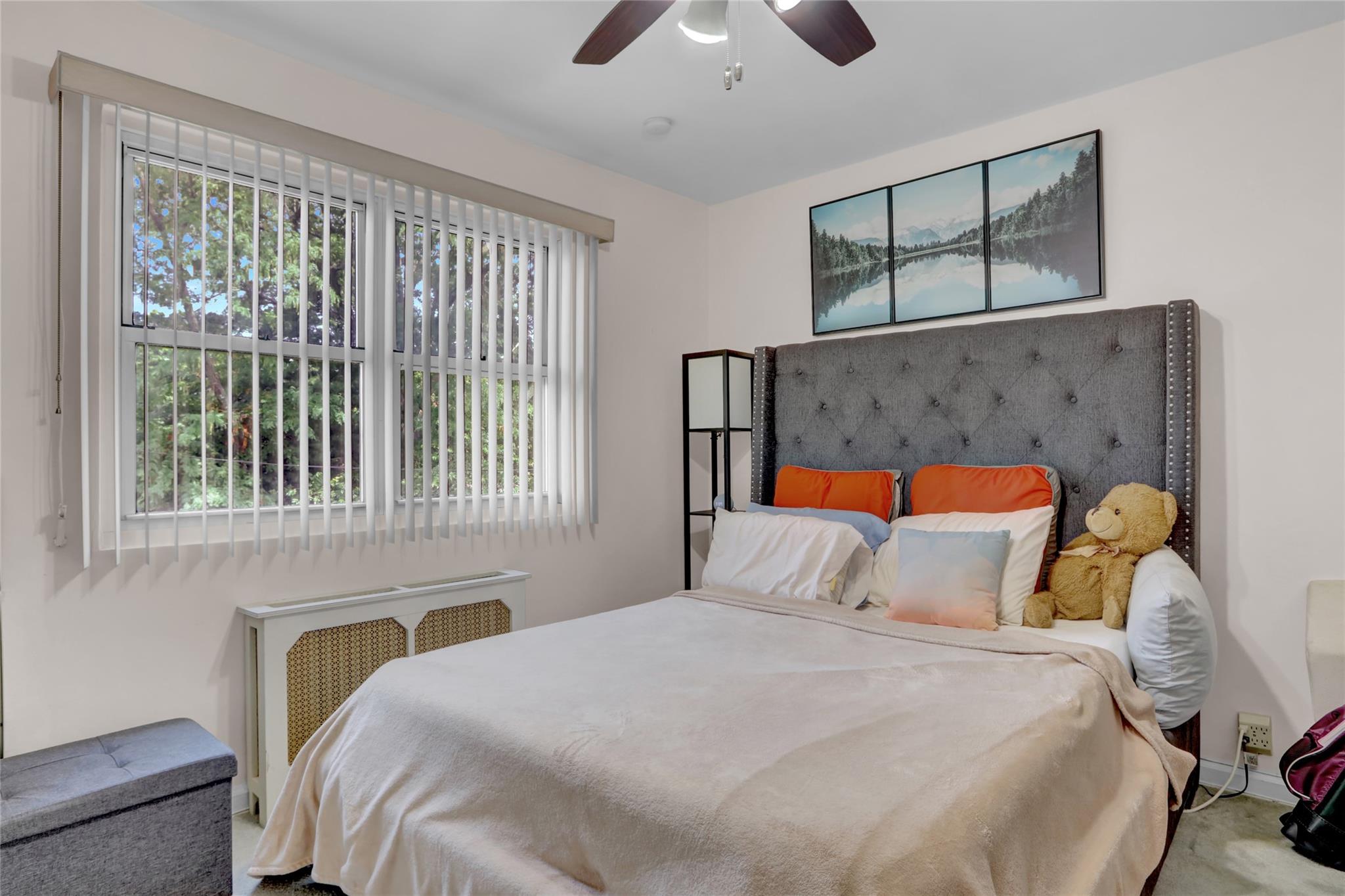 #8 photo, 1061 Fenwood Dr, Valley Stream , NY 11580