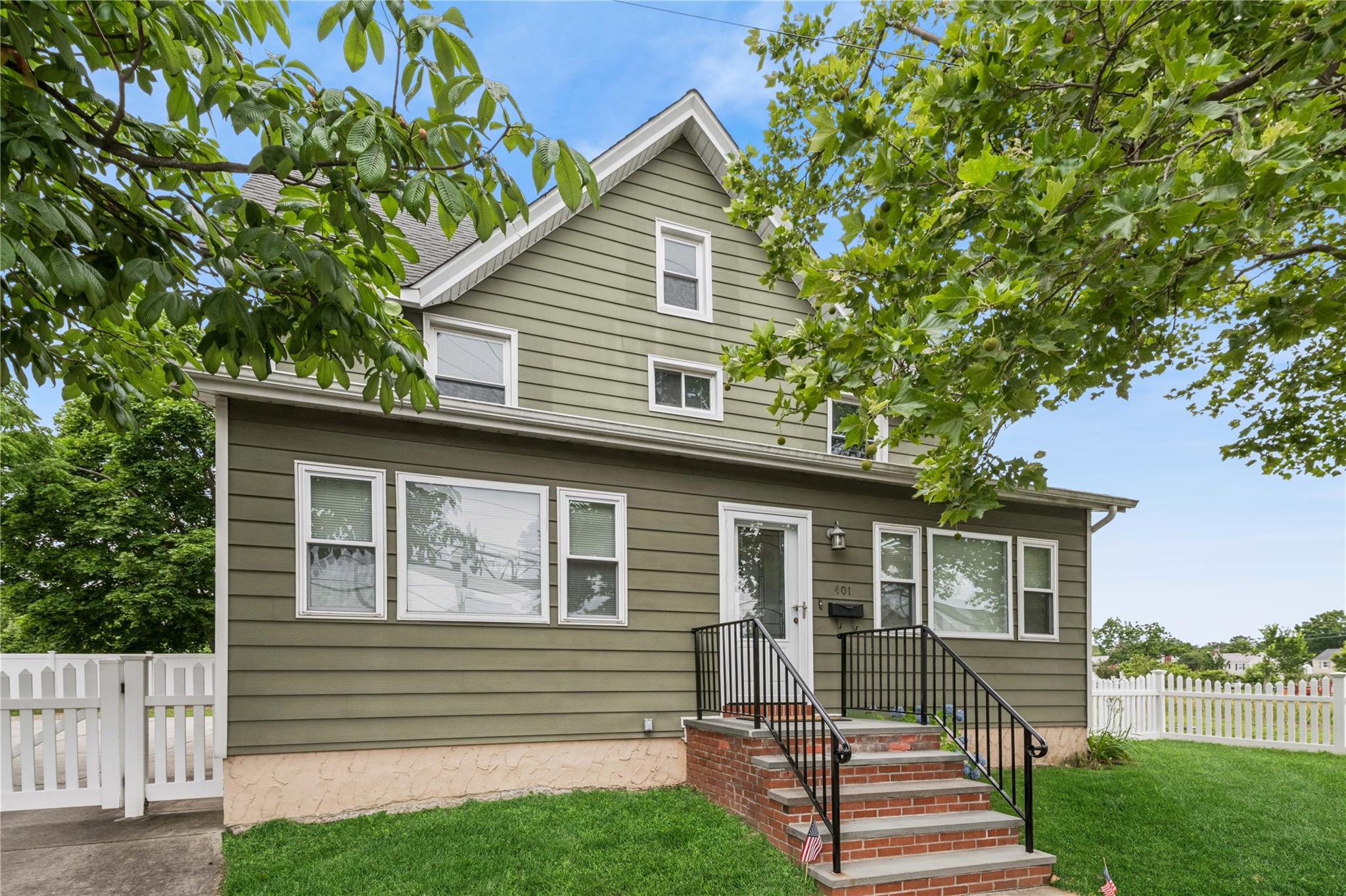 #1 photo, 401 Ocean Avenue, Malverne , NY 11565