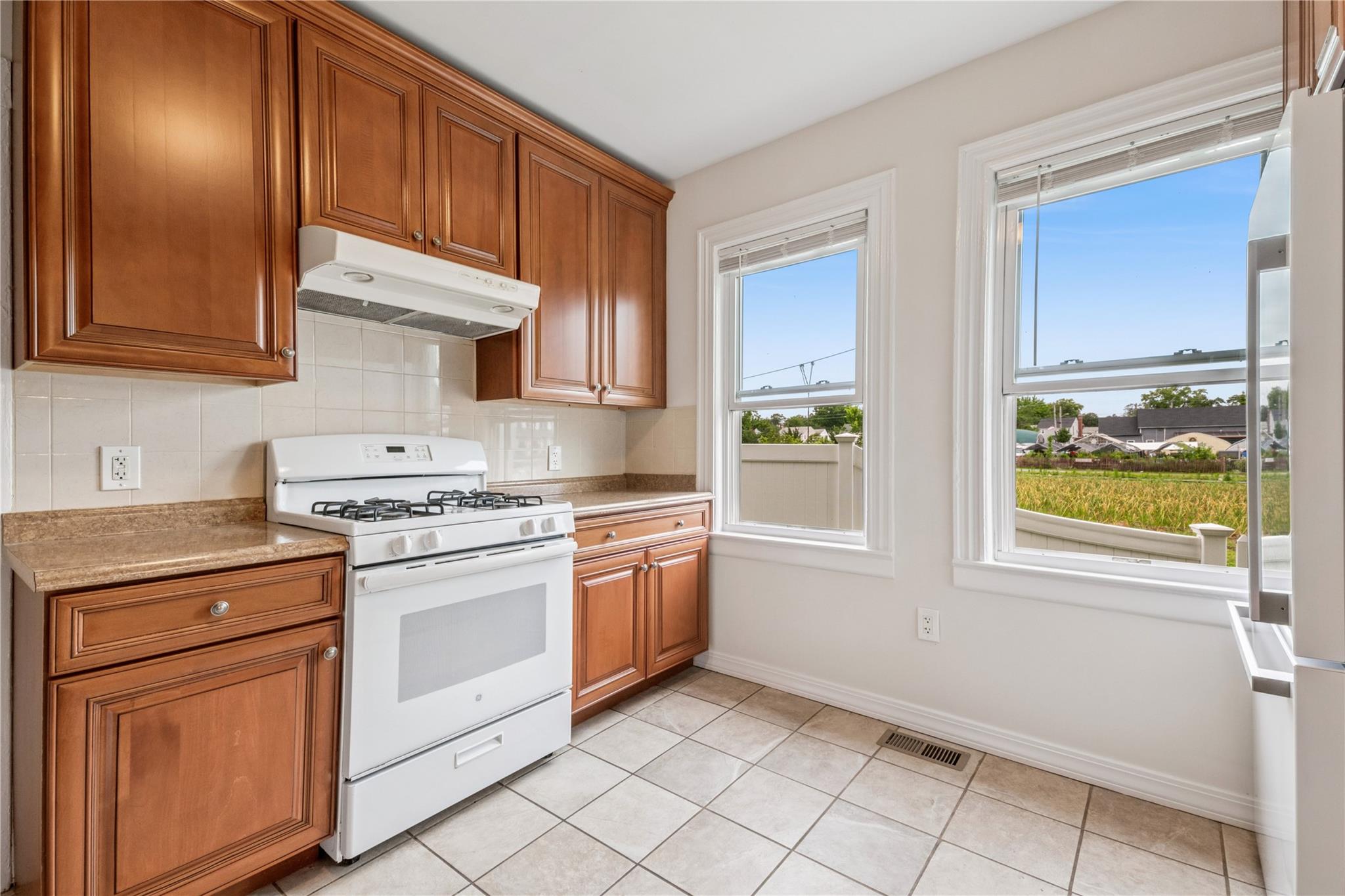 #10 photo, 401 Ocean Avenue, ナッソー郡 Malverne , NY 11565