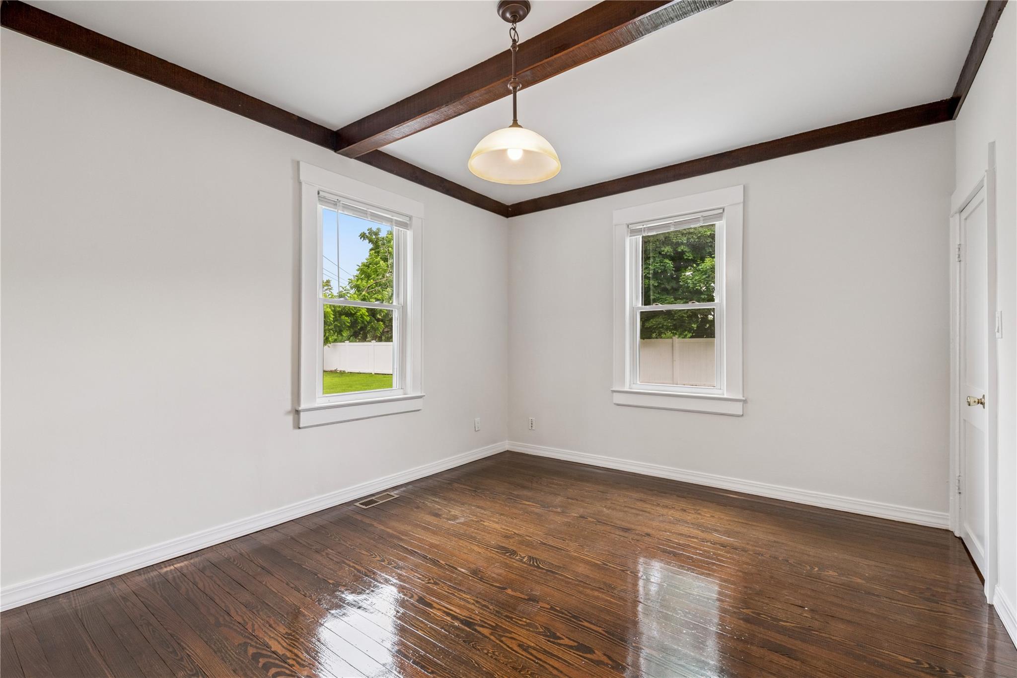 #14 photo, 401 Ocean Avenue, ナッソー郡 Malverne , NY 11565