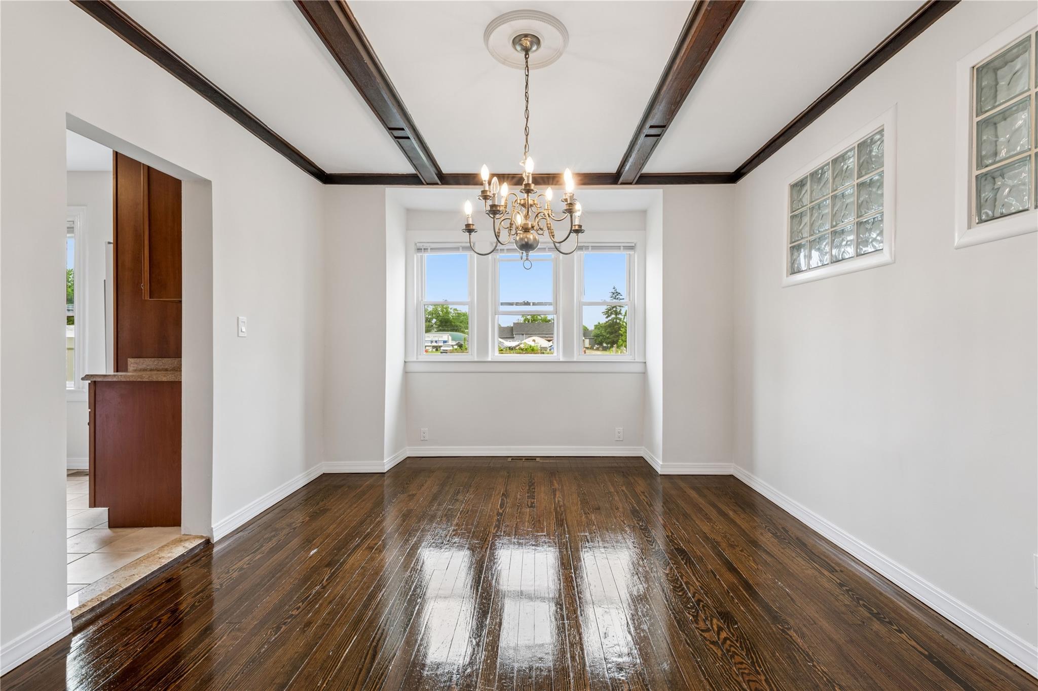 #9 photo, 401 Ocean Avenue, ナッソー郡 Malverne , NY 11565