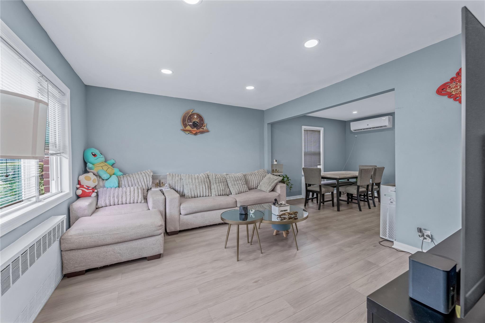 #1 photo, 76 Thorens Avenue, New Hyde Park , NY 11040