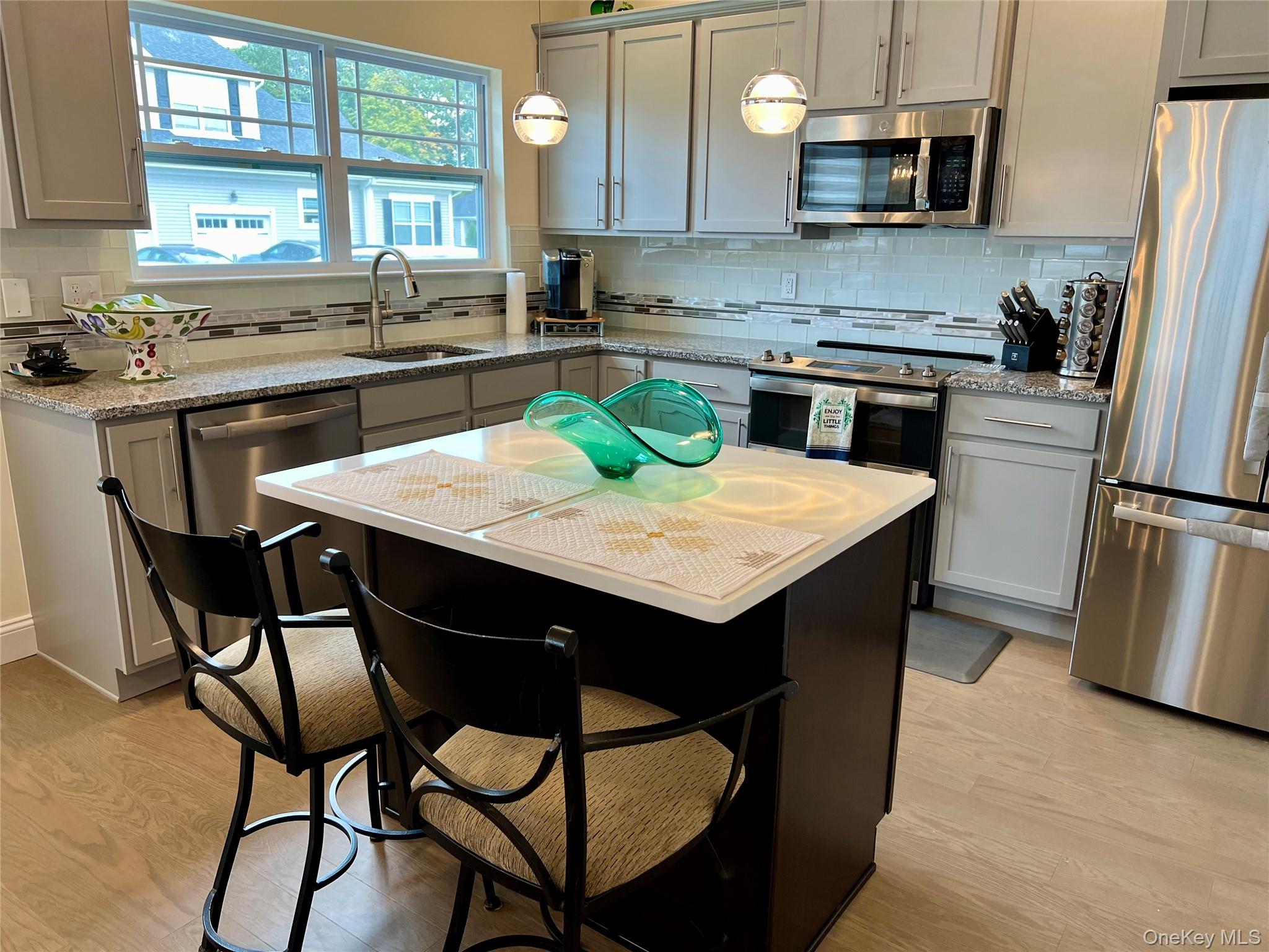 #10 photo, 37 Willow Circle, サフォーク郡 Coram , NY 11727