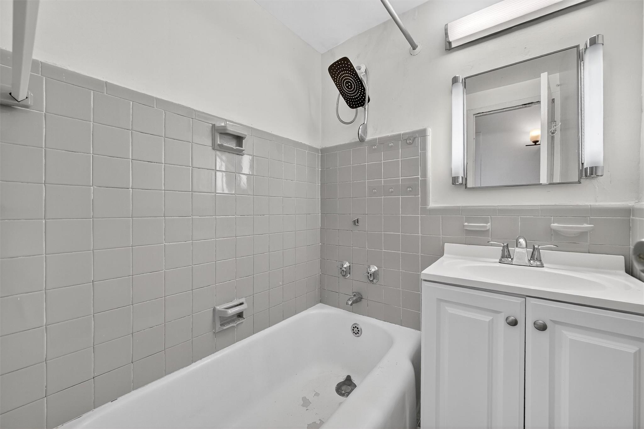 #18 photo, 6 Fordham Hill Oval, ブロンクス区 Bronx , NY 10468