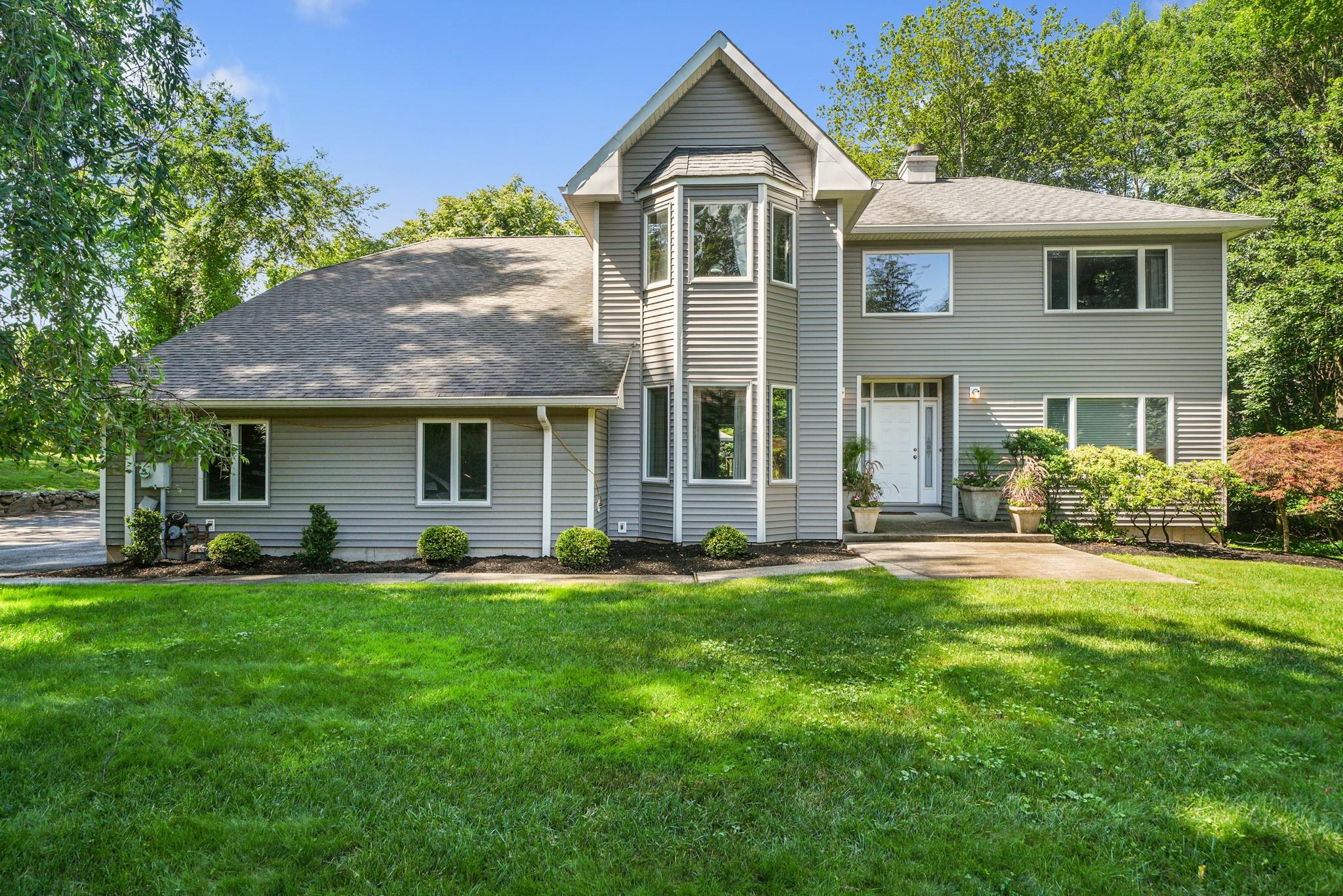 #1 photo, 70 Hickory Street, Blauvelt , NY 10913