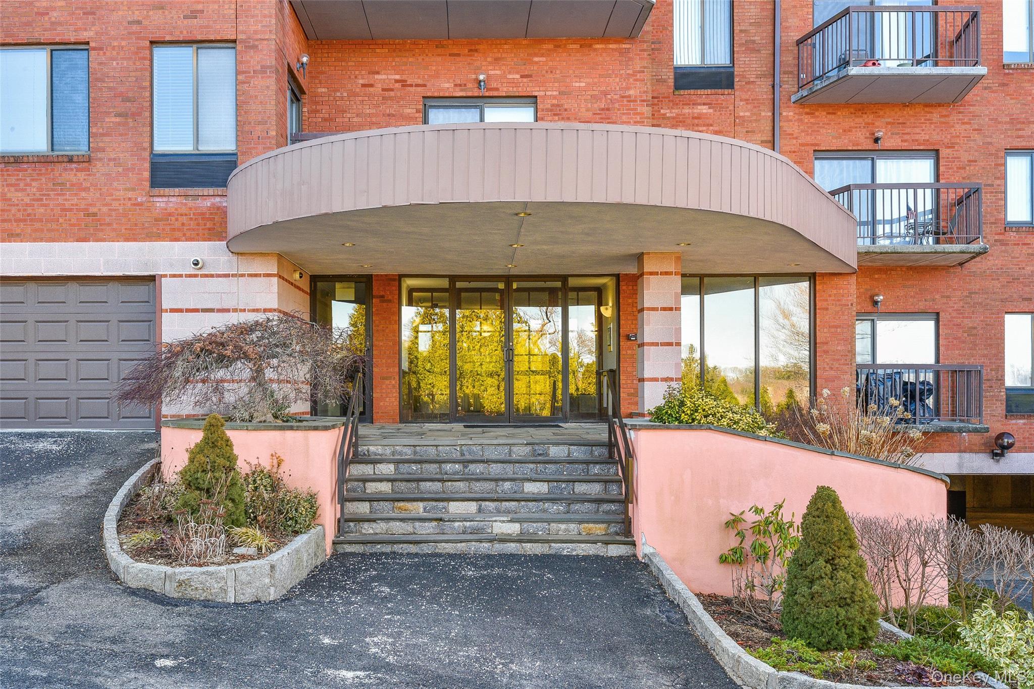 #1 photo, 24 Ray Place, Scarsdale , NY 10583