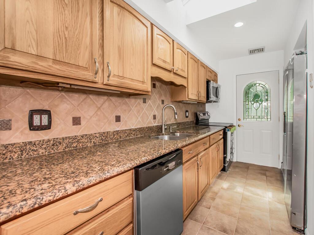 #6 photo, 17 Shenorock Drive, Yorktown Heights , NY 10598