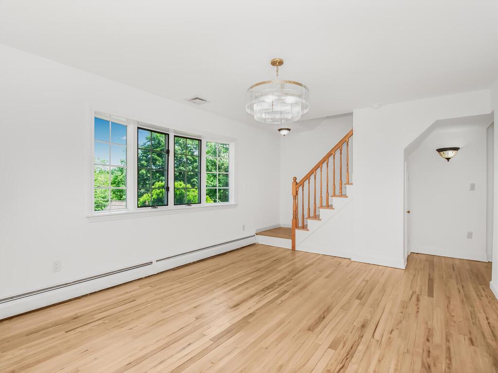 #7 photo, 17 Shenorock Drive, Yorktown Heights , NY 10598