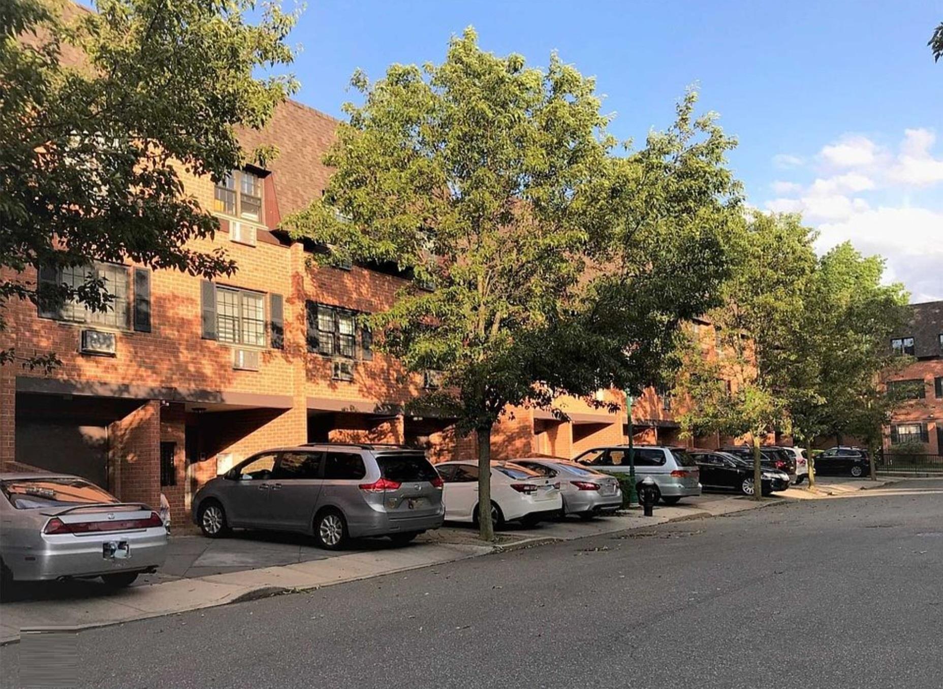 #1 photo, 220-84 64 Avenue, Oakland Gardens , NY 11364