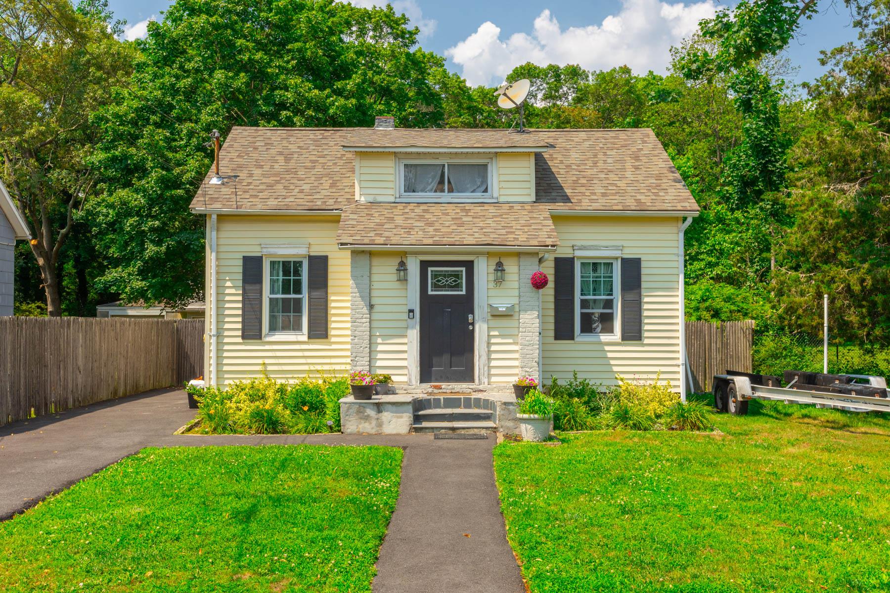 #1 photo, 37 Andrew Avenue, サフォーク郡 Islip Terrace , NY 11752