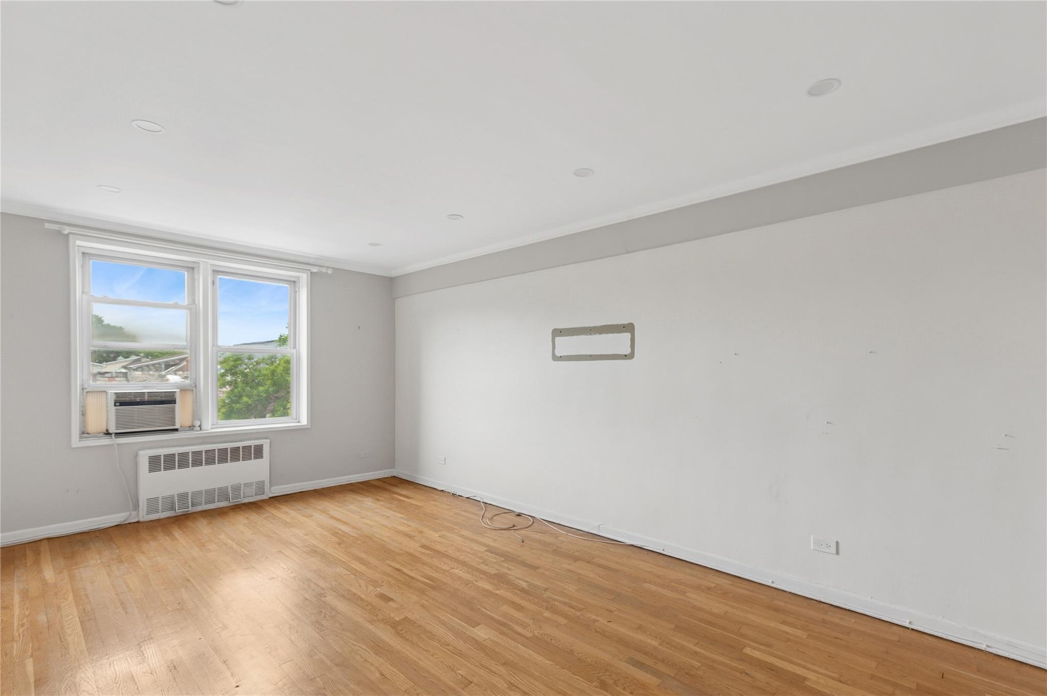 #8 photo, 33-25 90 Street, 皇后區 傑克遜高地 Jackson Heights , NY 11372