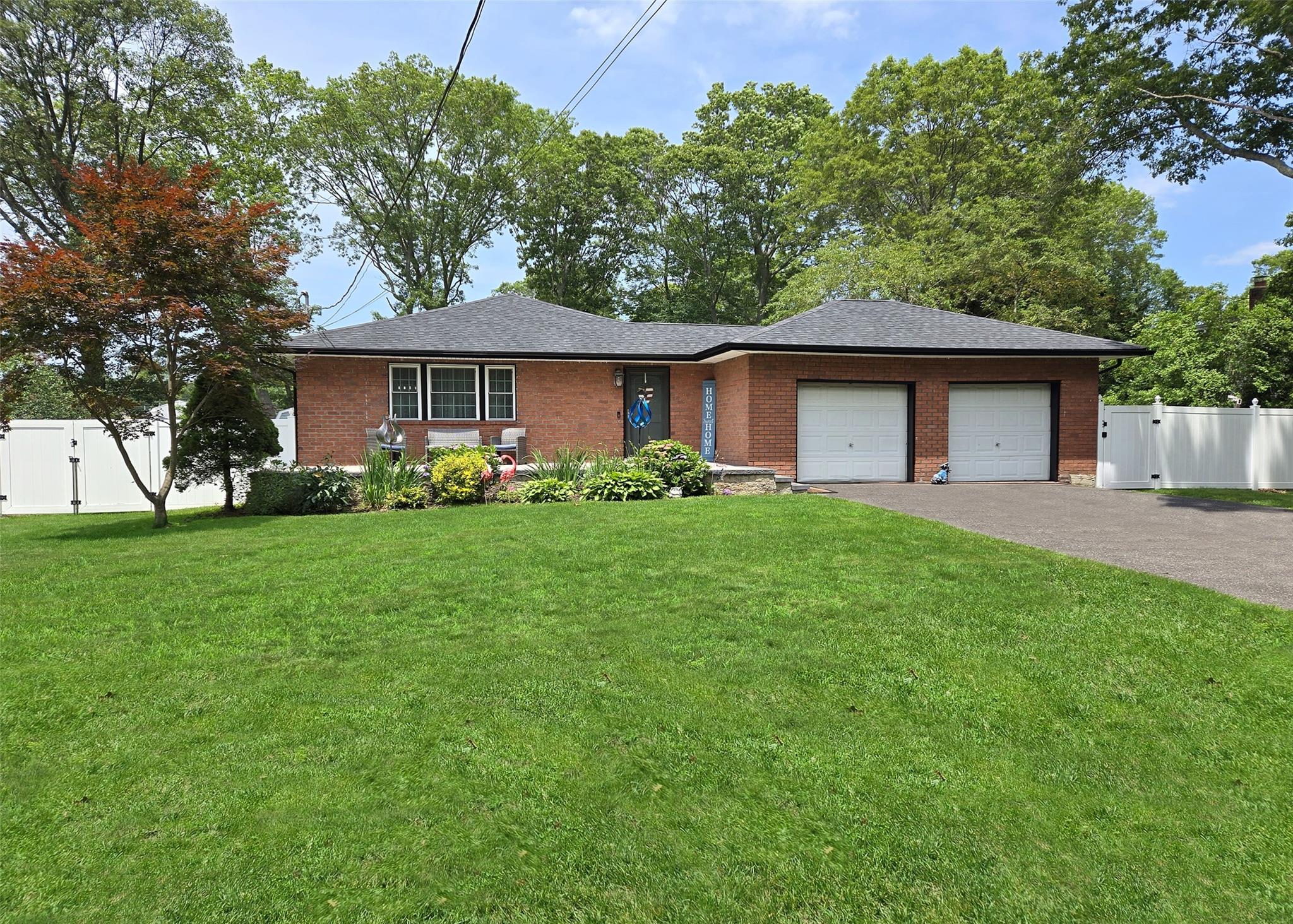 #1 photo, 341 Thrift Street, 東長島 Ronkonkoma , NY 11779