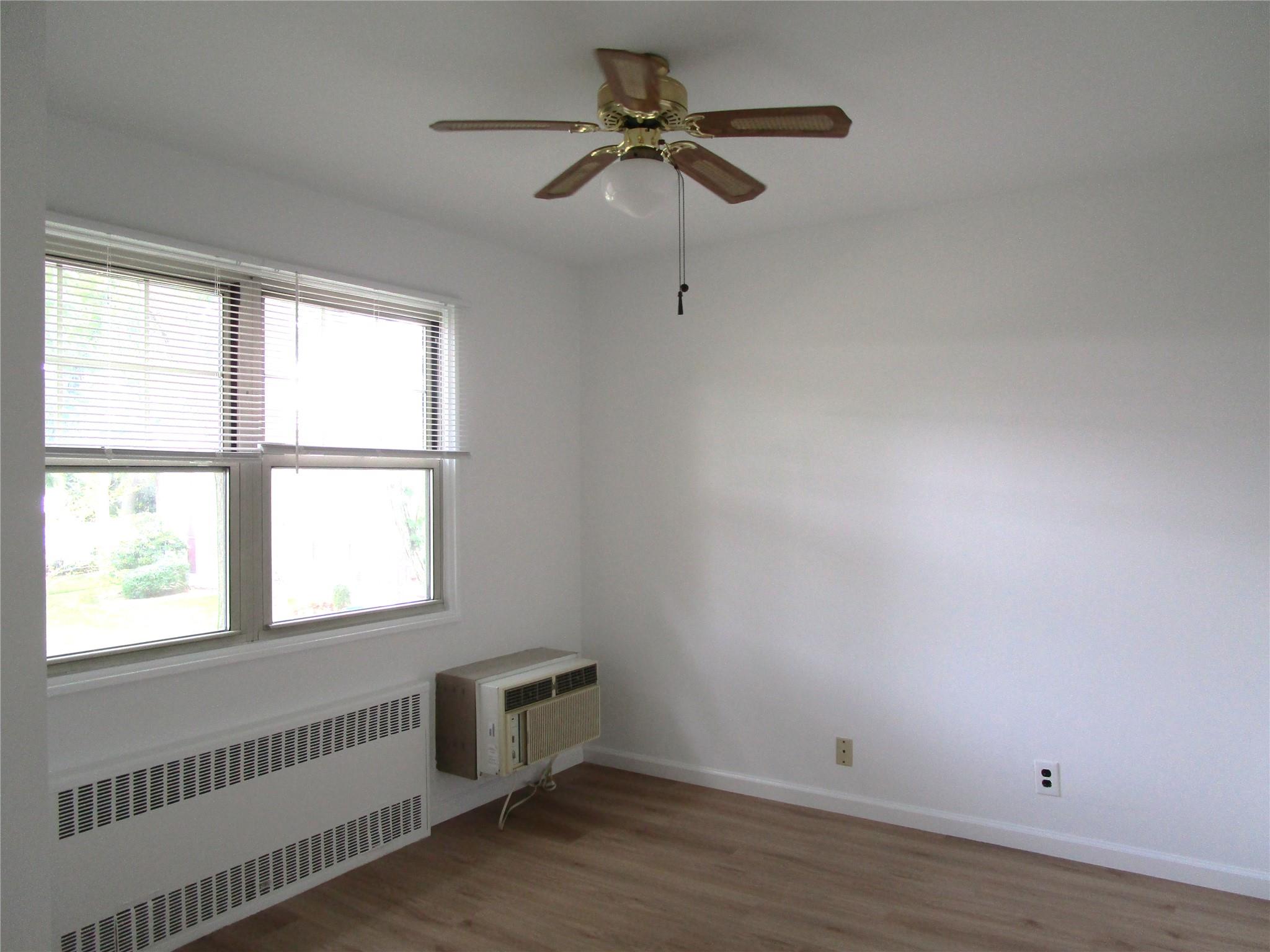 #13 photo, 324 Post Avenue, ナッソー郡 Westbury , NY 11590