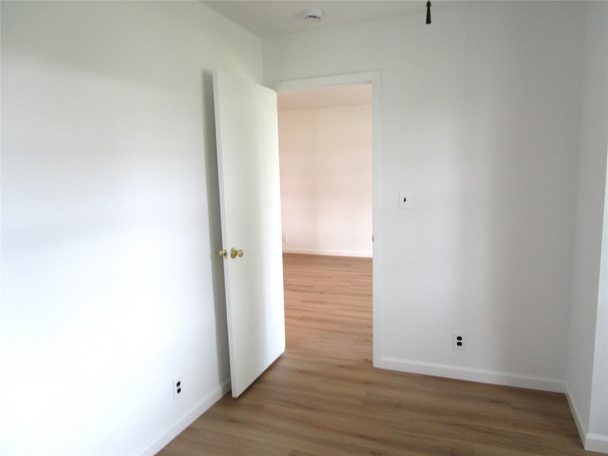 #16 photo, 324 Post Avenue, ナッソー郡 Westbury , NY 11590