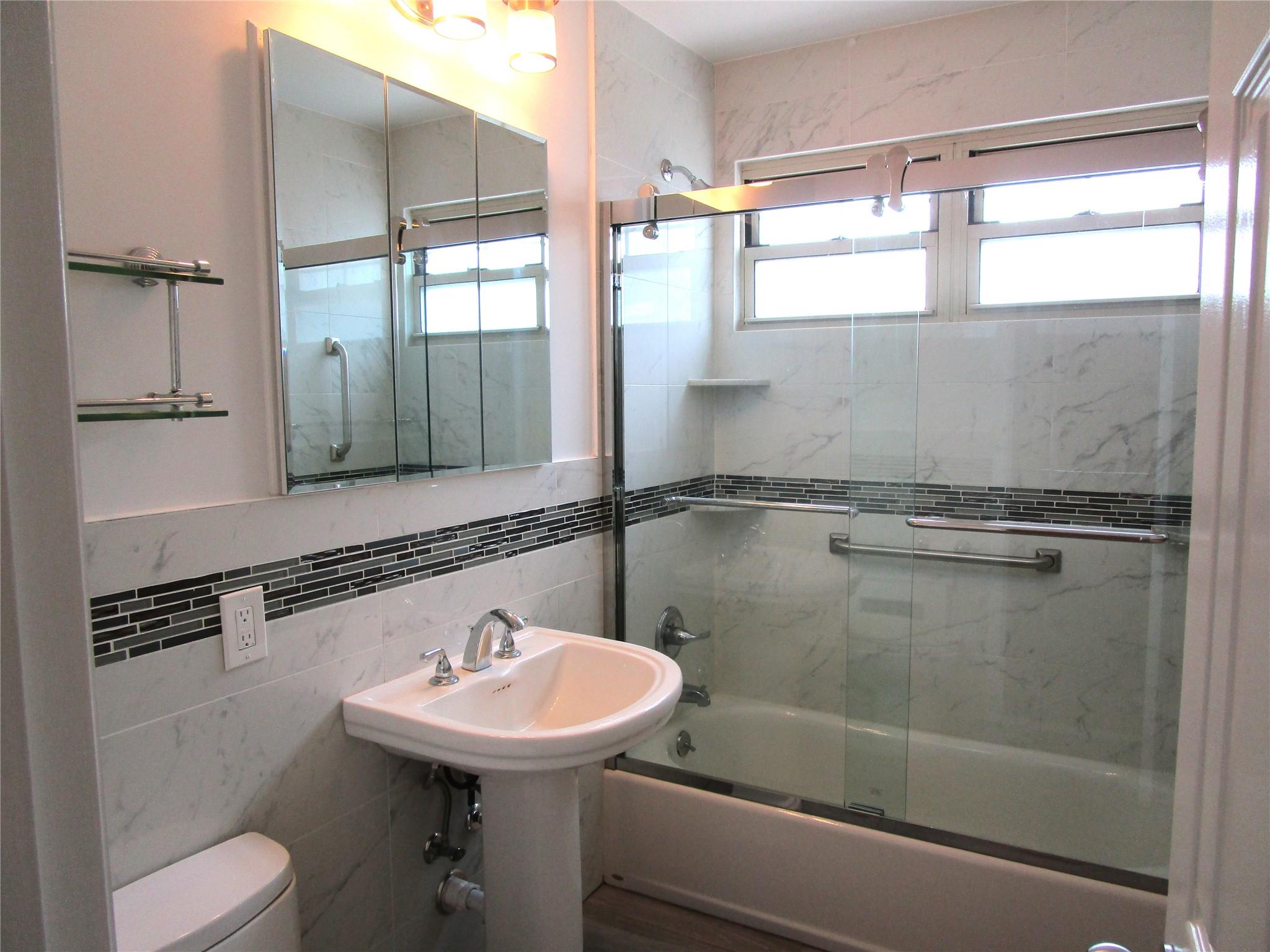 #18 photo, 324 Post Avenue, ナッソー郡 Westbury , NY 11590