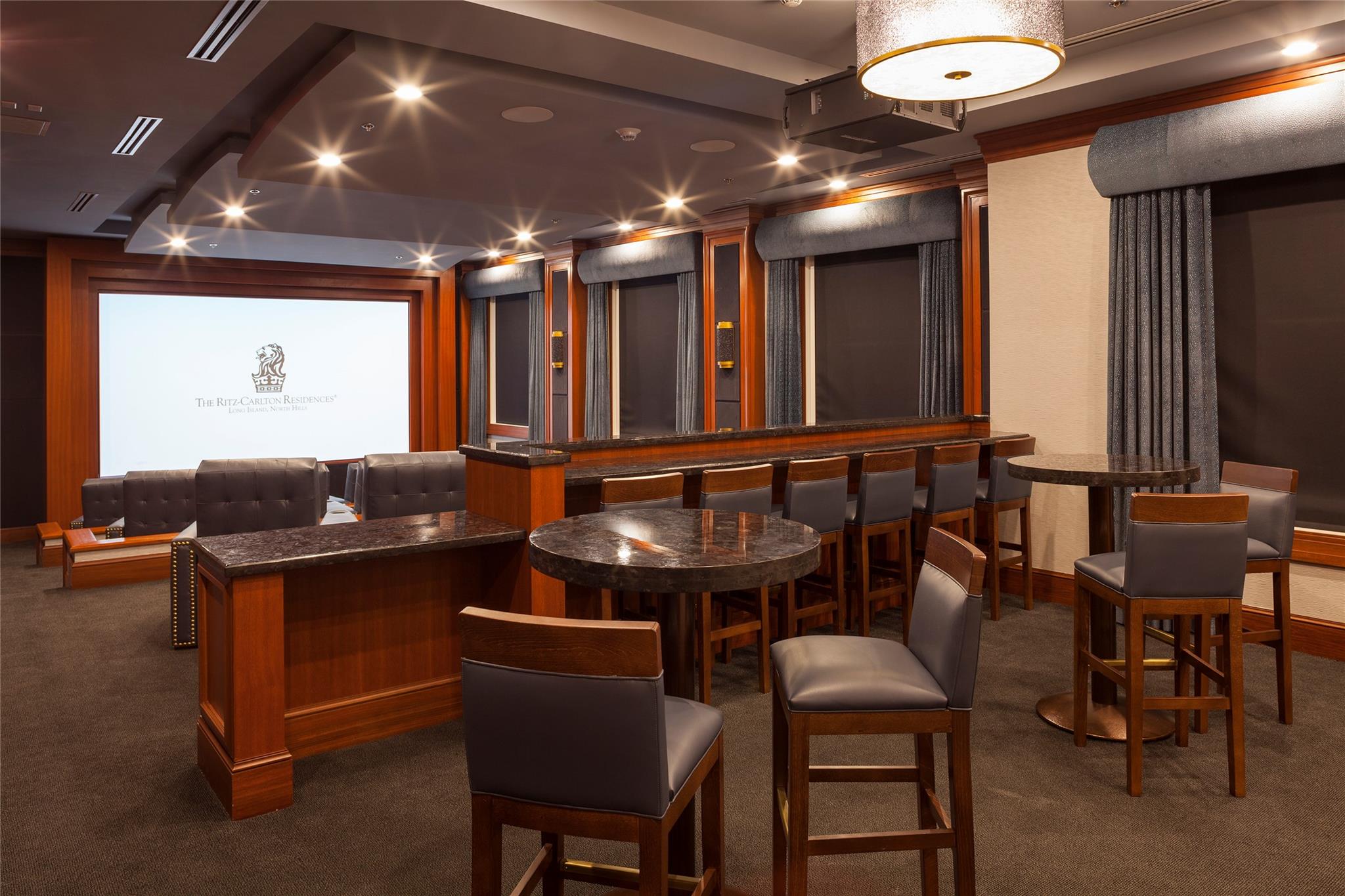 #16 photo, 2000 Royal Court, ナッソー郡 North Hills , NY 11040