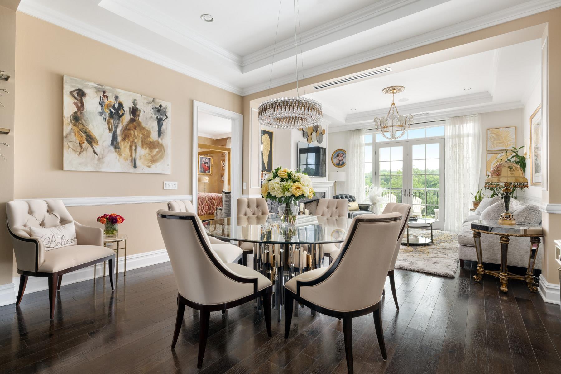 #2 photo, 2000 Royal Court, ナッソー郡 North Hills , NY 11040