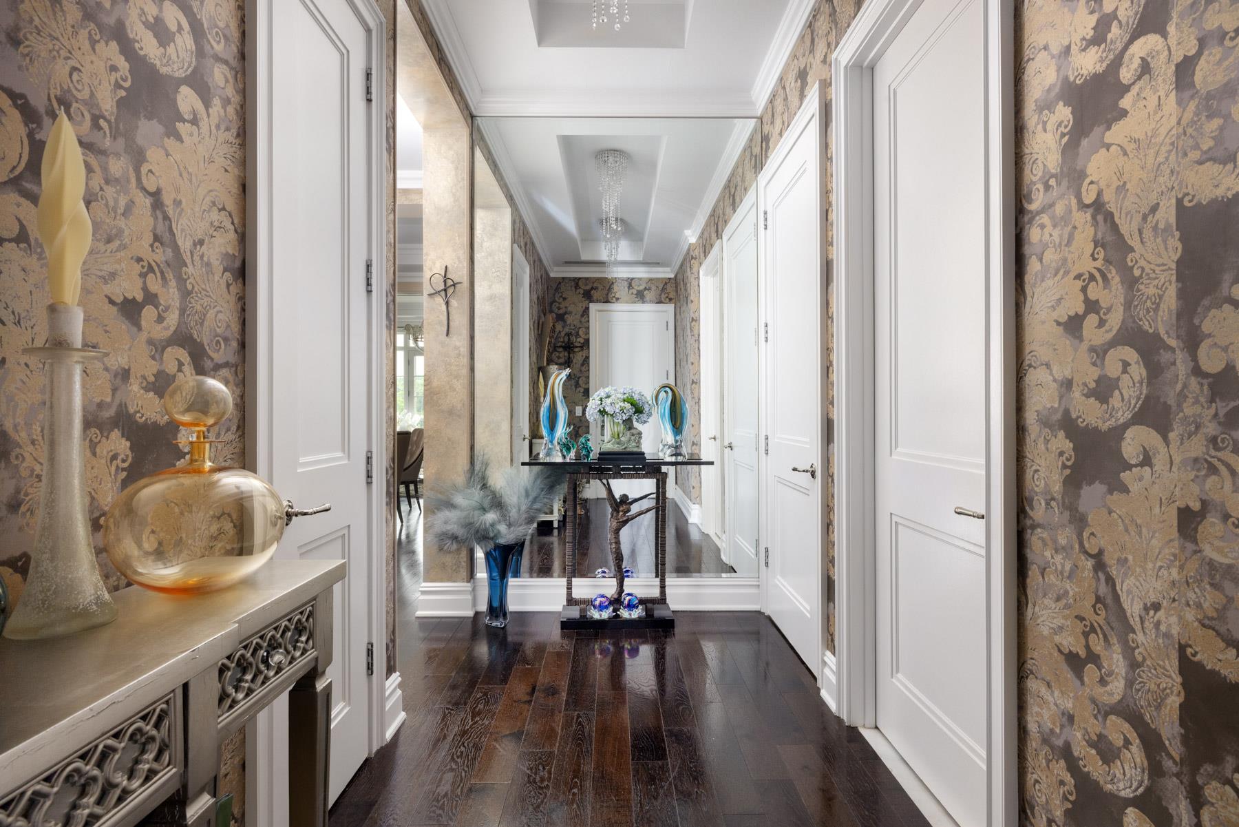 #9 photo, 2000 Royal Court, ナッソー郡 North Hills , NY 11040