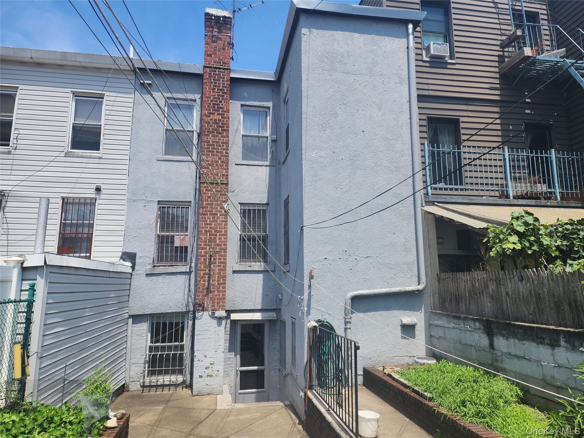 #20 photo, 40 Powers Street, Brooklyn , NY 11211