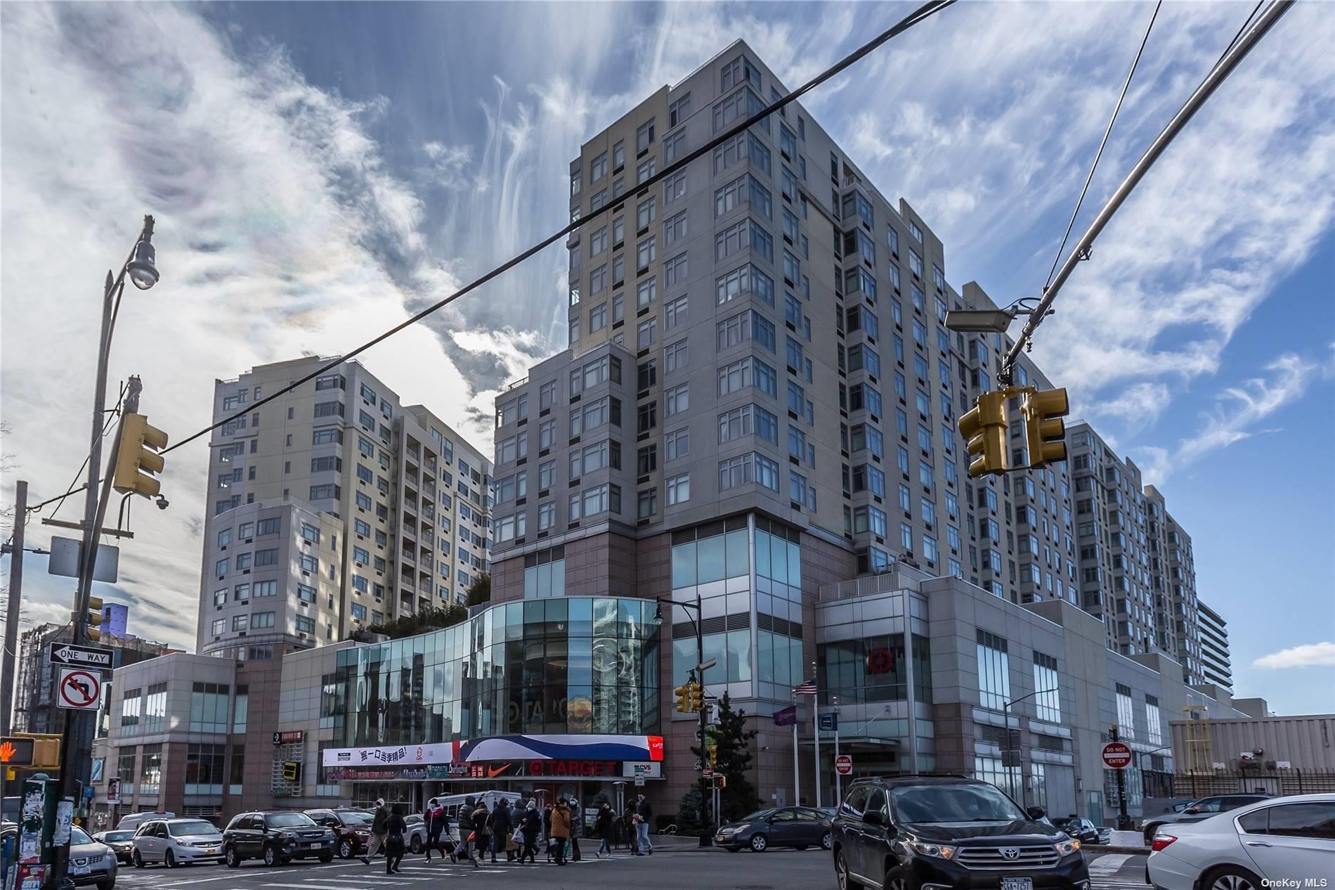 #1 photo, 40-28 College Point Boulevard, 法拉盛 Flushing , NY 11354