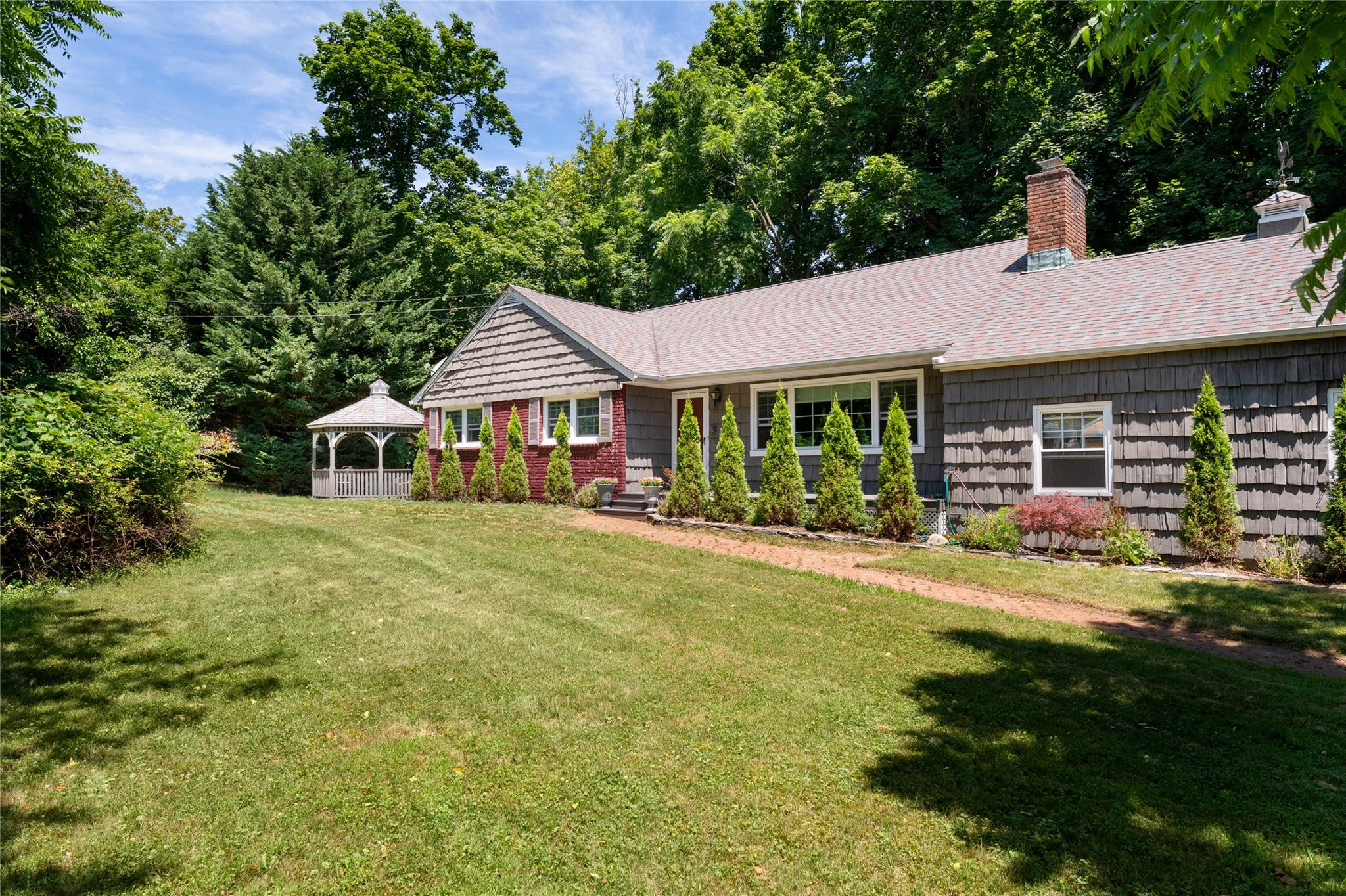 #1 photo, 11 Quaker Path, 東長島 Stony Brook , NY 11790