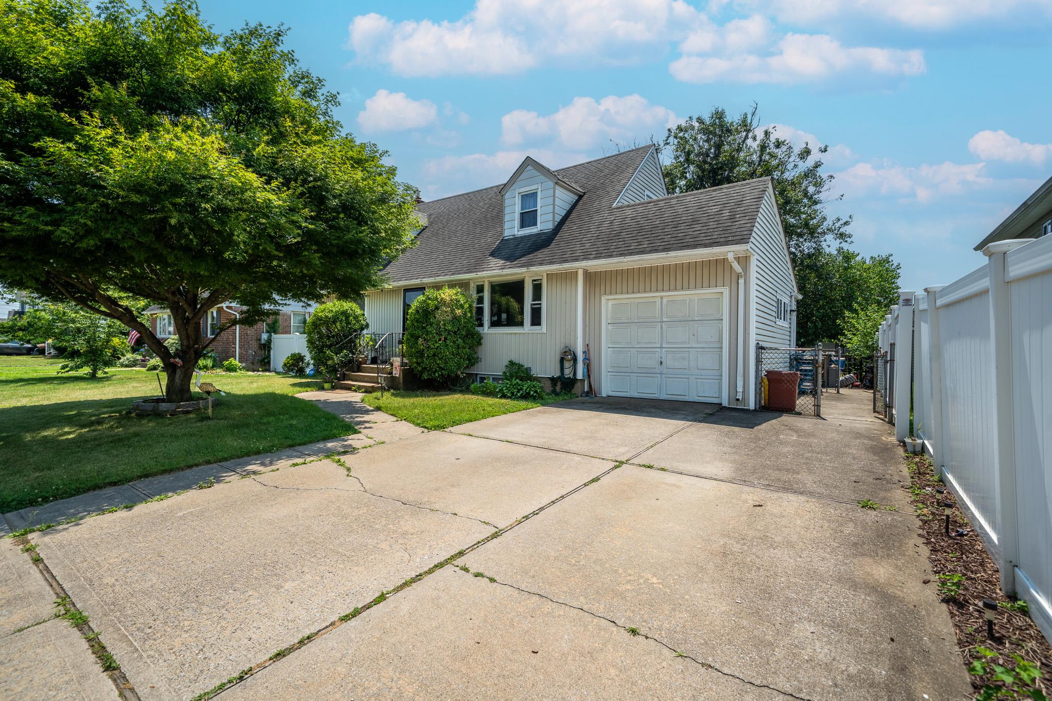 #1 photo, 190 Fallwood Parkway, 長島 Farmingdale , NY 11735