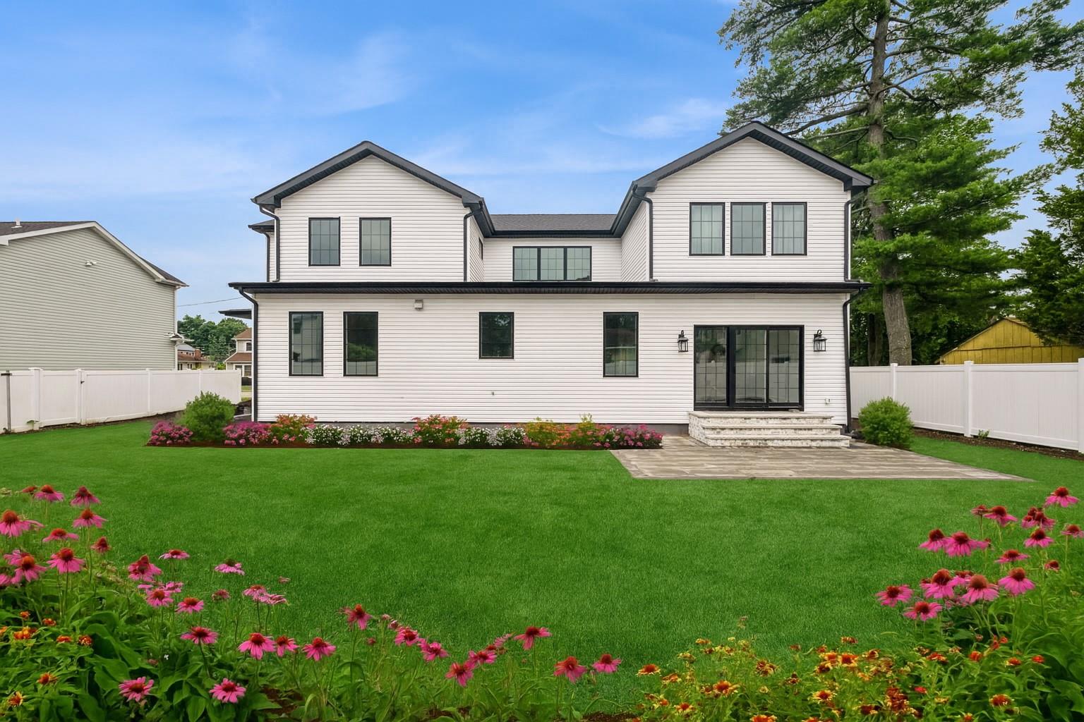 #17 photo, 52 Cortland Ave, ナッソー郡 Hicksville , NY 11801