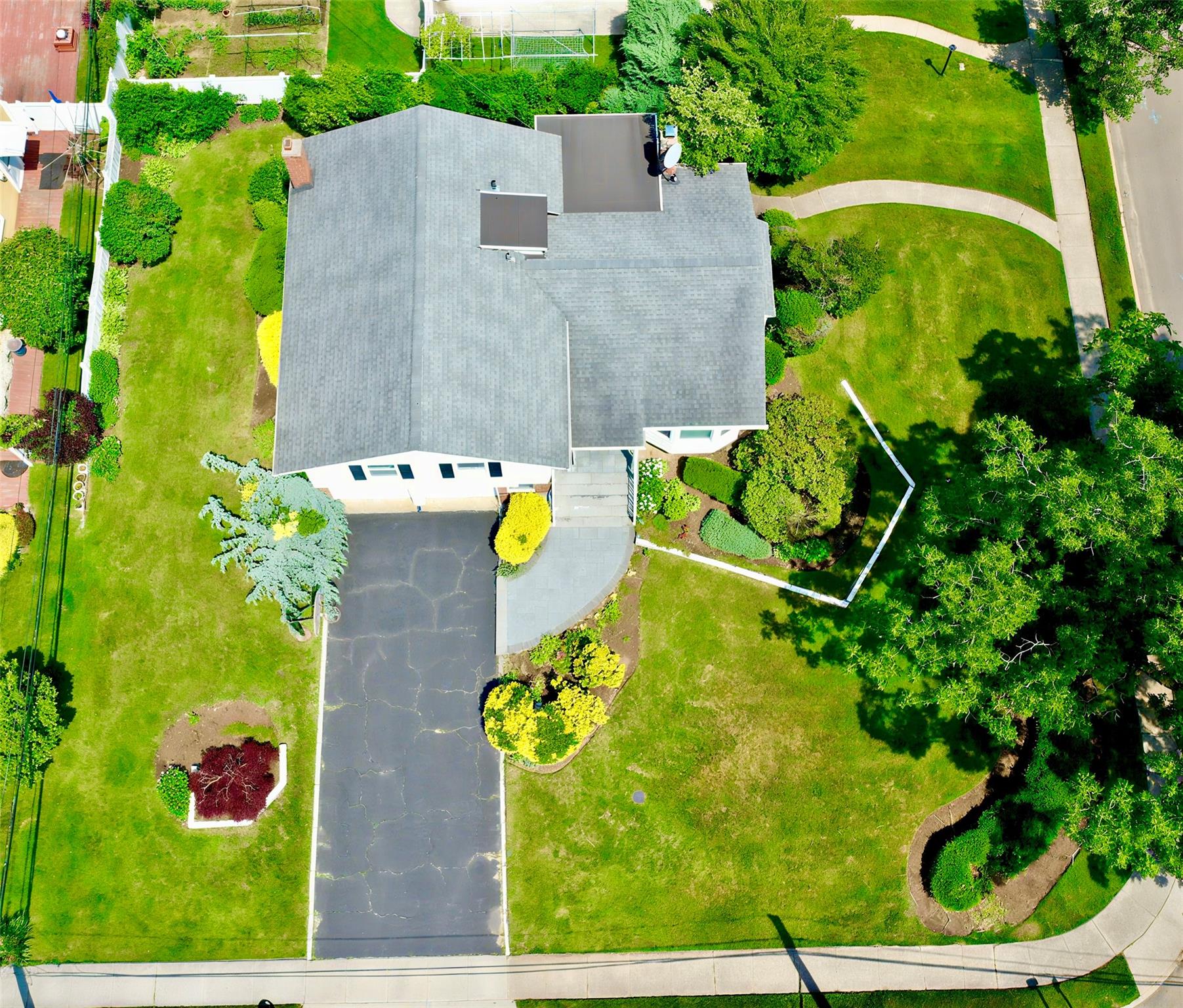 #1 photo, 64 Meadowfarm Road, Manhasset Hills , NY 11040