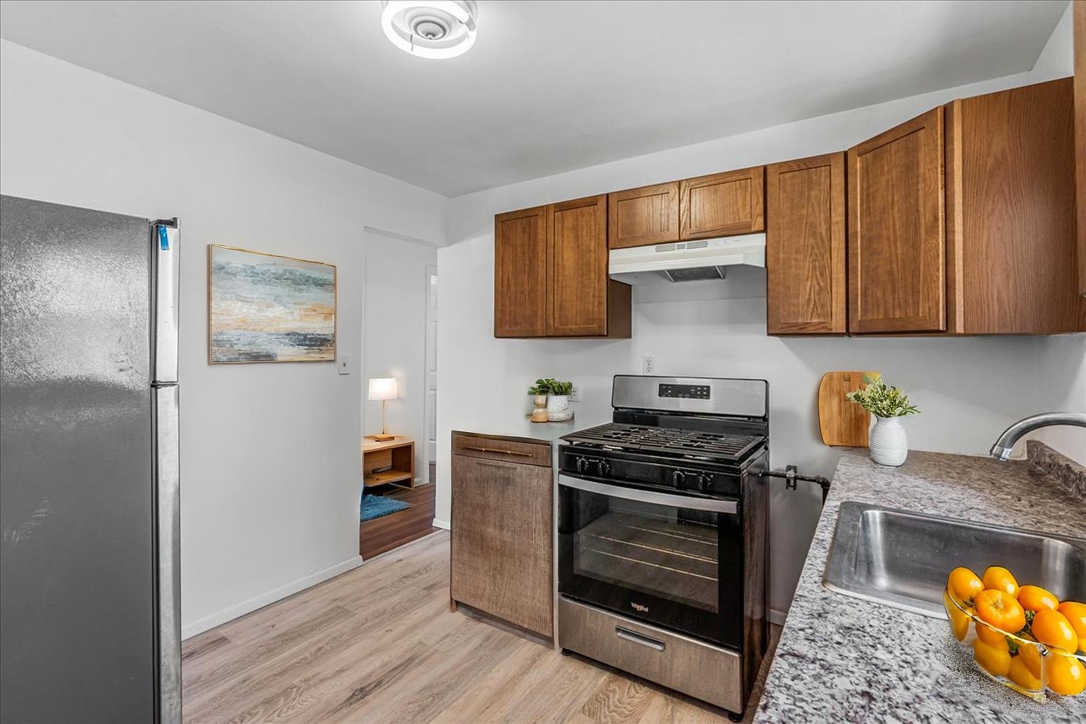 #10 photo, 19 Dakota Street, Hicksville , NY 11801