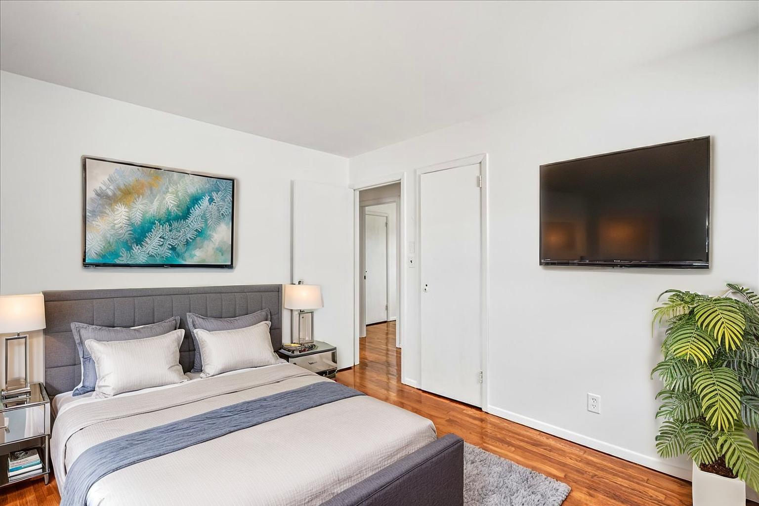 #13 photo, 19 Dakota Street, Hicksville , NY 11801