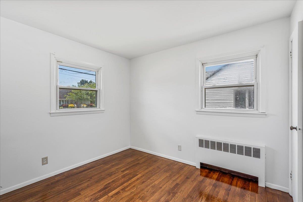 #16 photo, 19 Dakota Street, Hicksville , NY 11801