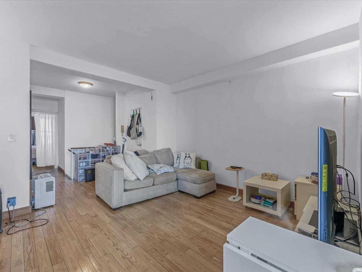 #6 photo, 99-05 63rd Drive, クイーンズ区 Rego Park , NY 11374