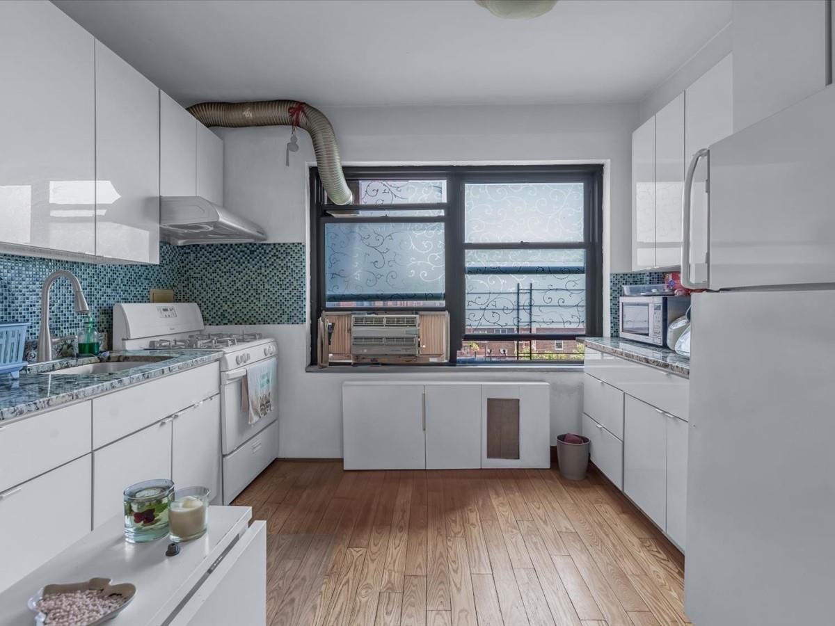 #7 photo, 99-05 63rd Drive, クイーンズ区 Rego Park , NY 11374