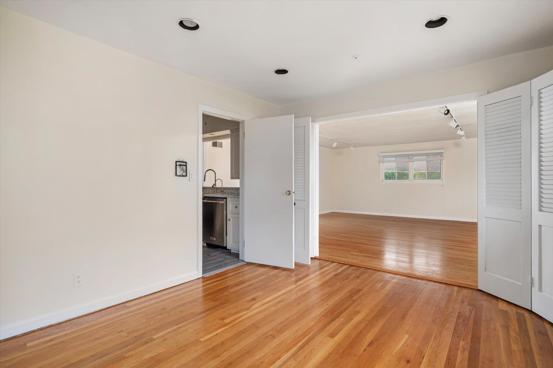 #14 photo, 1901 New Hyde Park Road, ナッソー郡 New Hyde Park , NY 11040