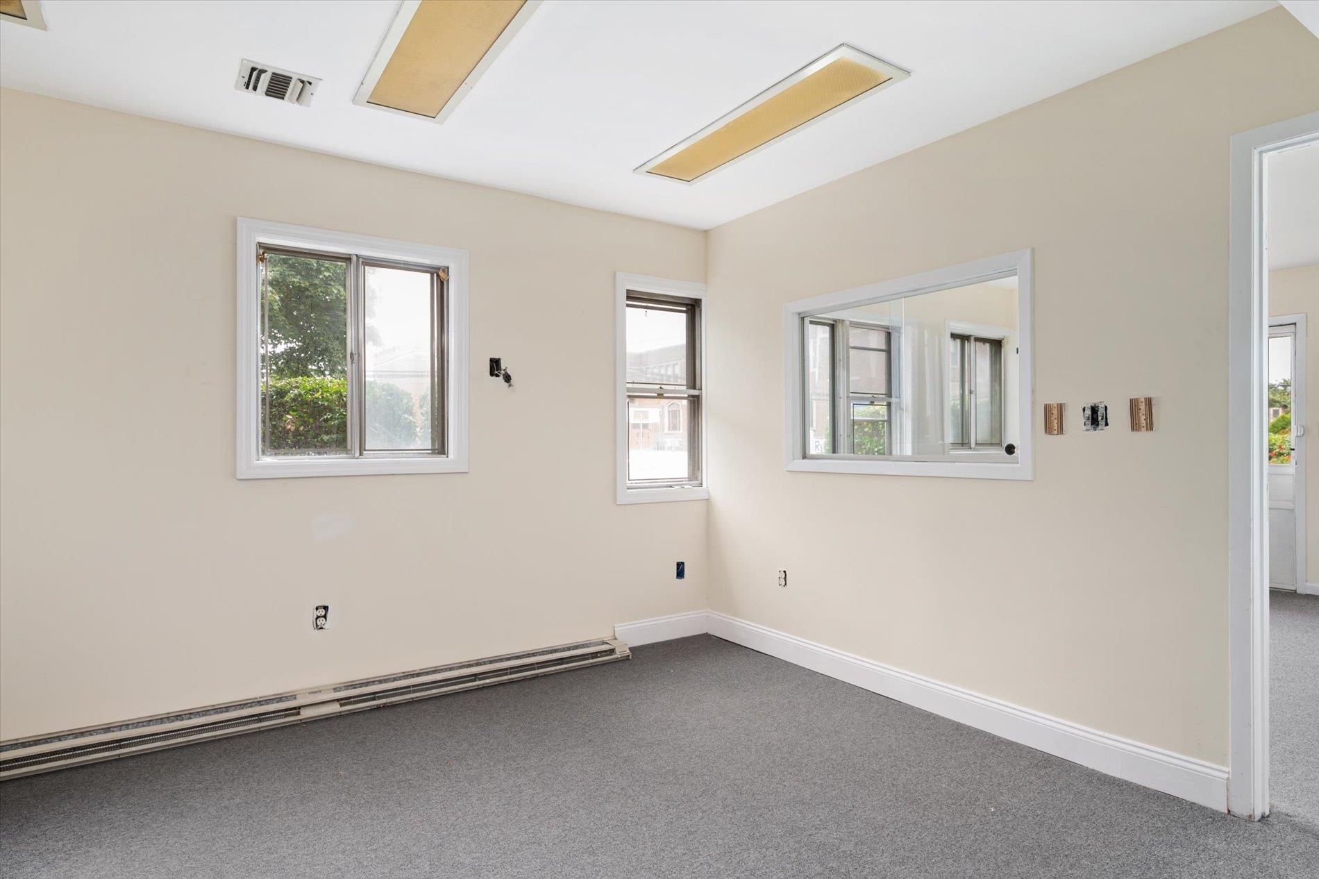 #7 photo, 1901 New Hyde Park Road, ナッソー郡 New Hyde Park , NY 11040