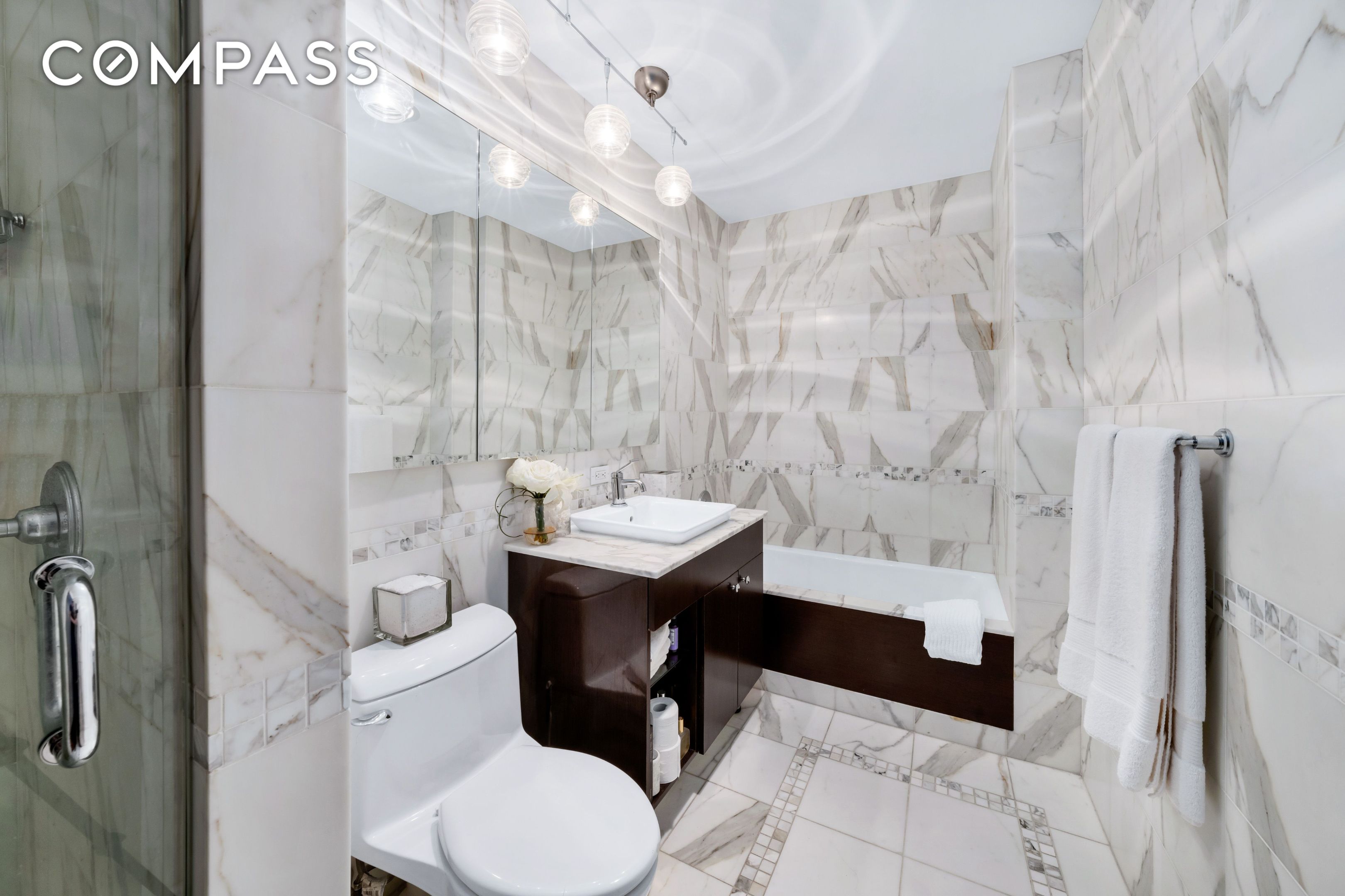 #9 photo, 212 E 57th Street, マンハッタン Midtown East , NY 10022