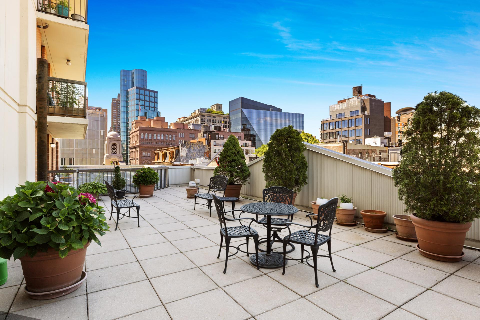 #12 photo, 24 E 7TH Street, マンハッタン East Village , NY 10003