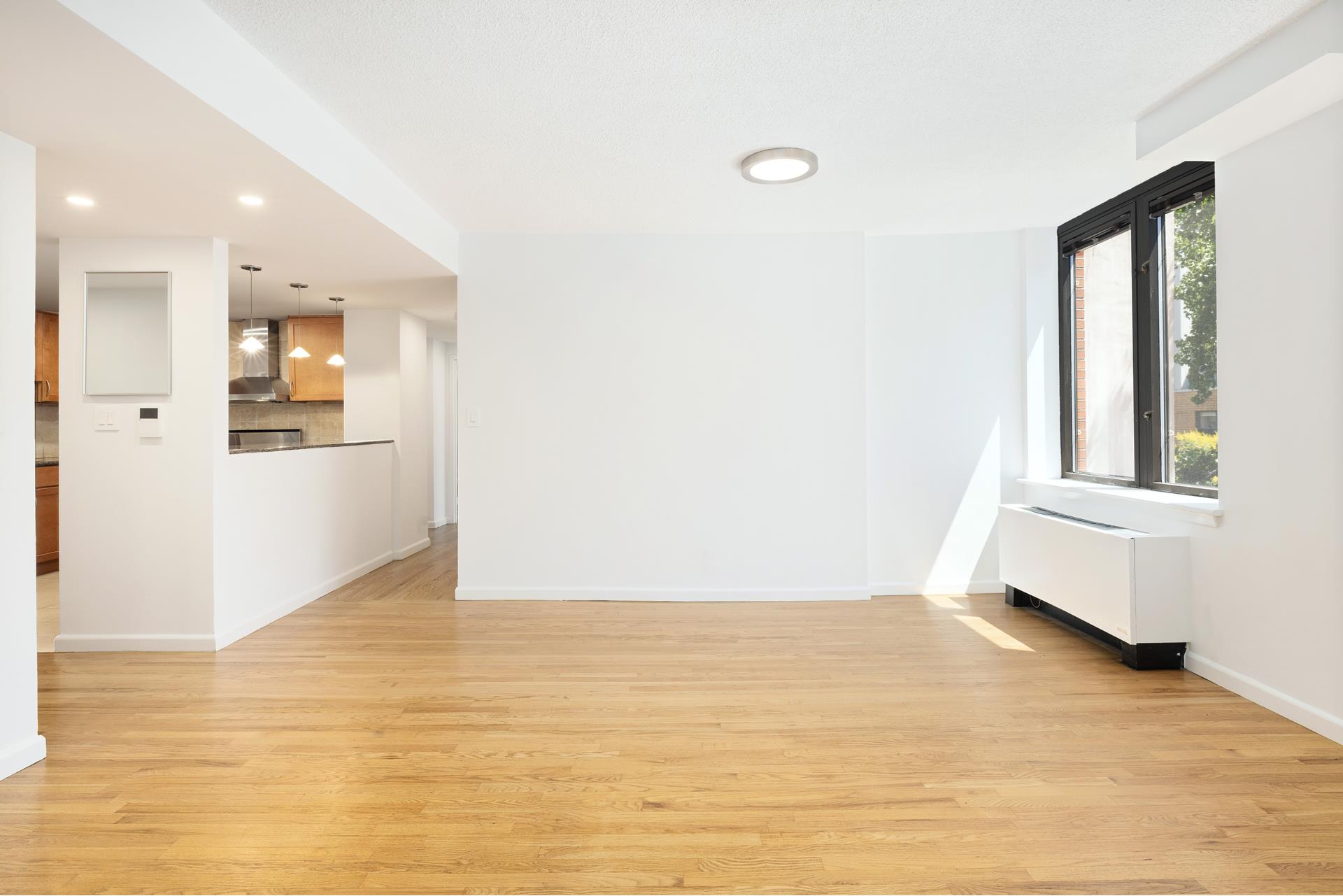 #18 photo, 24 E 7TH Street, マンハッタン East Village , NY 10003