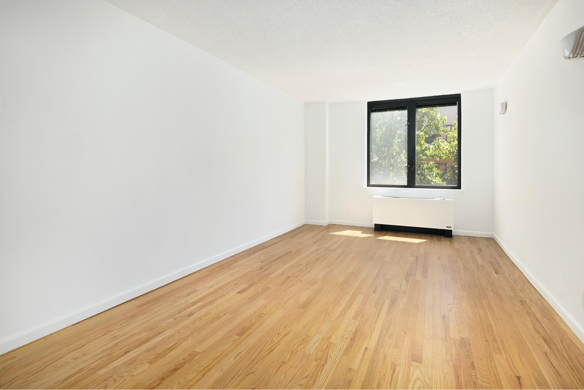 #20 photo, 24 E 7TH Street, マンハッタン East Village , NY 10003