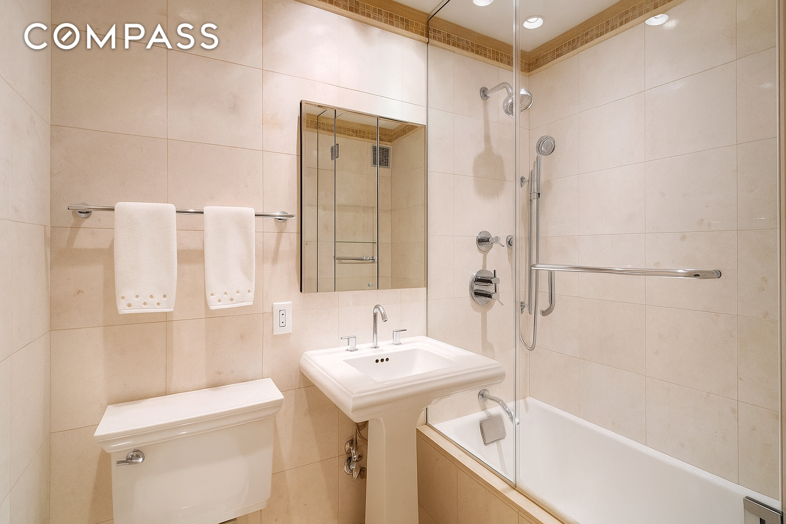 #8 photo, 300 E 74th Street, Lenox Hill , NY 10021