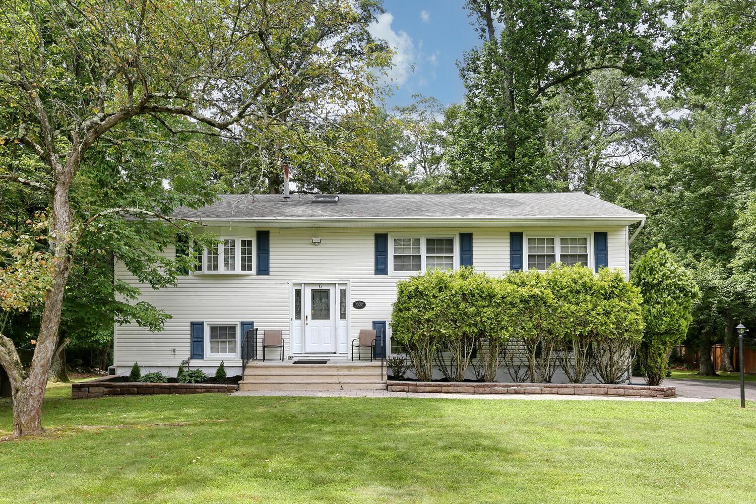 #1 photo, 15 Cragmere Road, 紐約州 Suffern , NY 10901