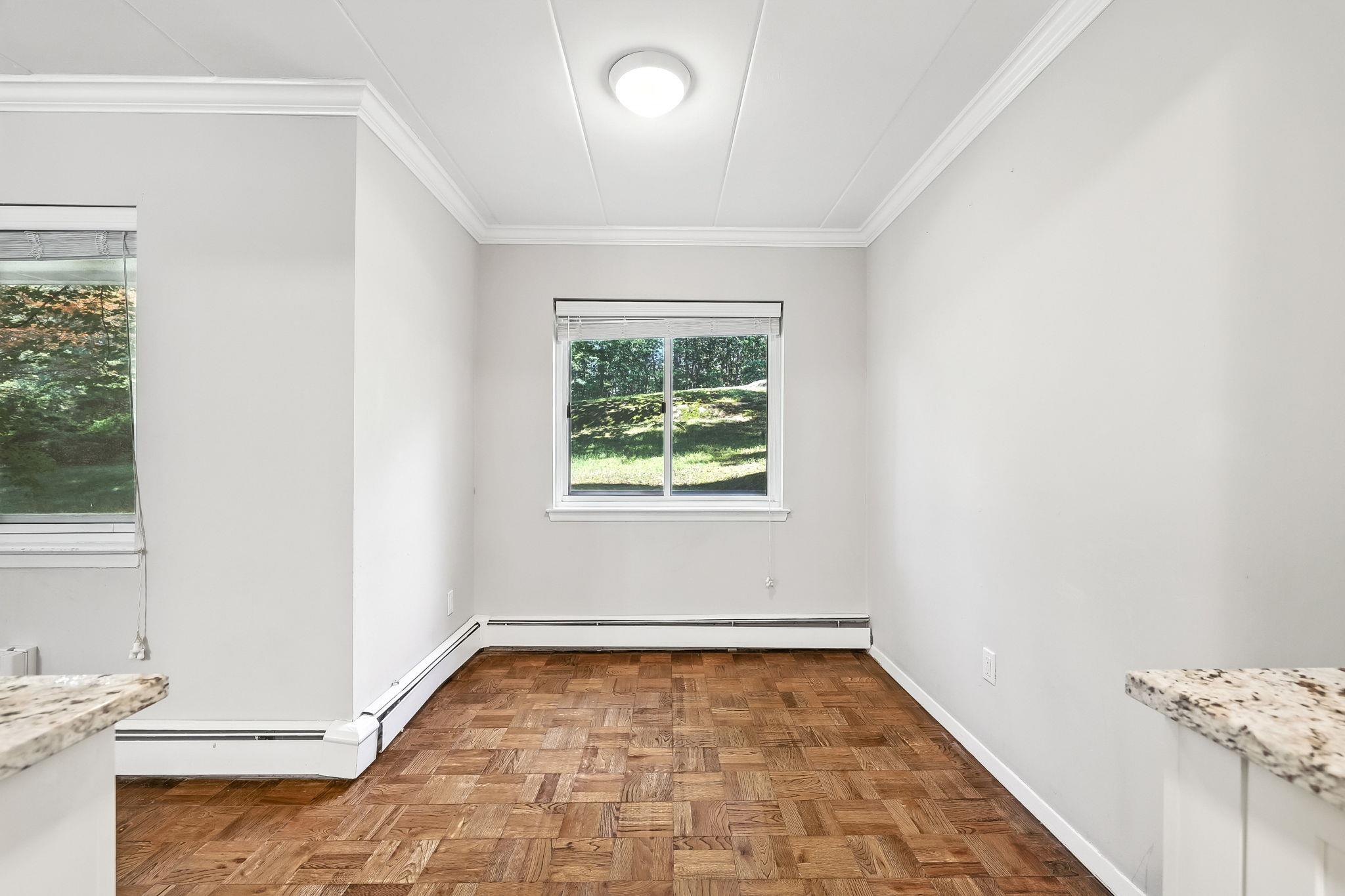 #10 photo, 370 Central Park Avenue, Scarsdale , NY 10583