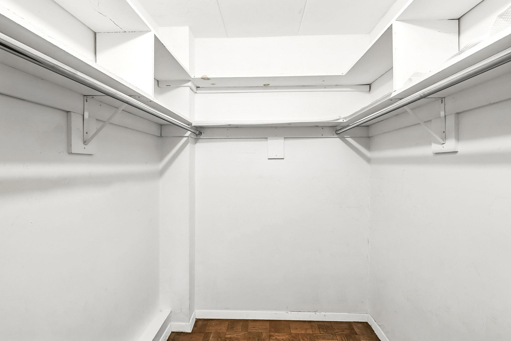 #17 photo, 370 Central Park Avenue, Scarsdale , NY 10583